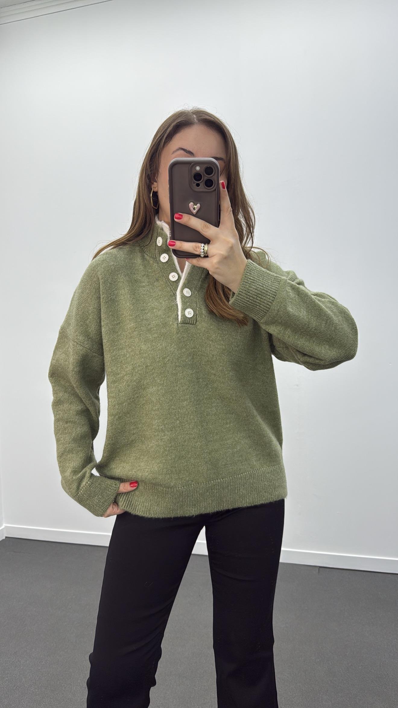 Brume Haki Renk Önü Düğmeli Triko