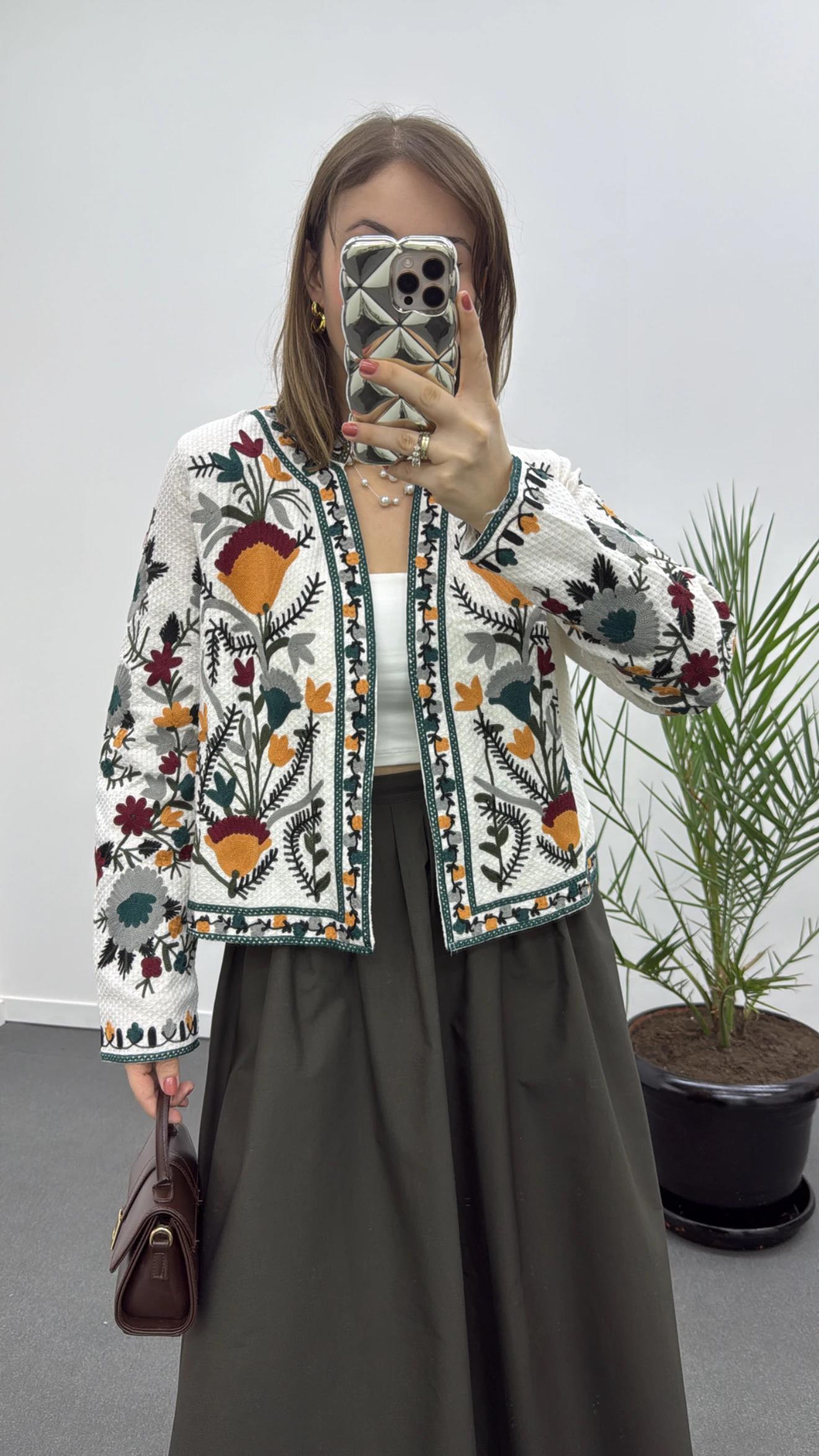 Chloe Etnik Desenli Nakış İşlemeli Ceket