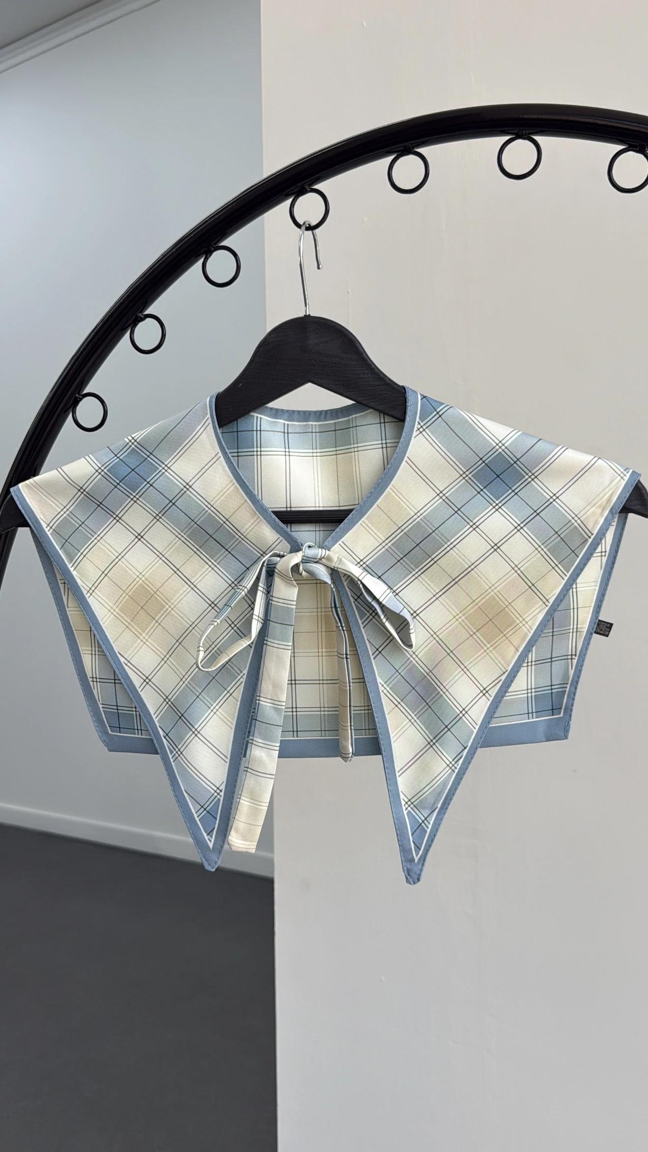 Creed Bej Mavi Ekose Yaka Fular