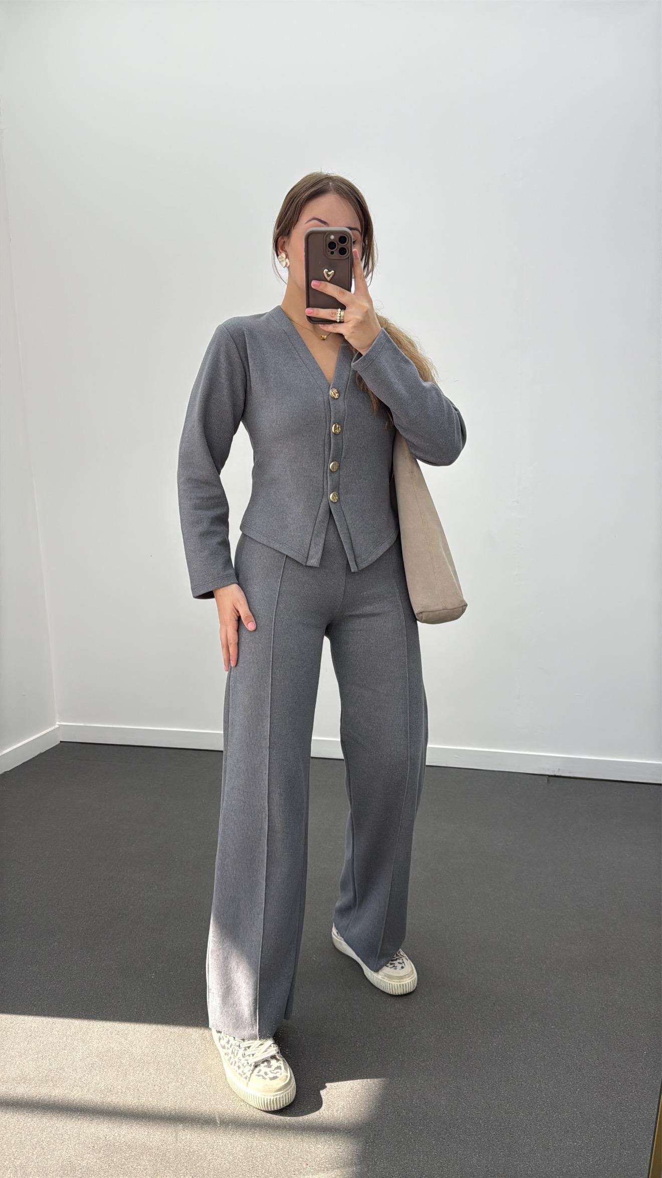 Freya Gri Gold Düğmeli Hırka Ve Triko Pantolon Takım