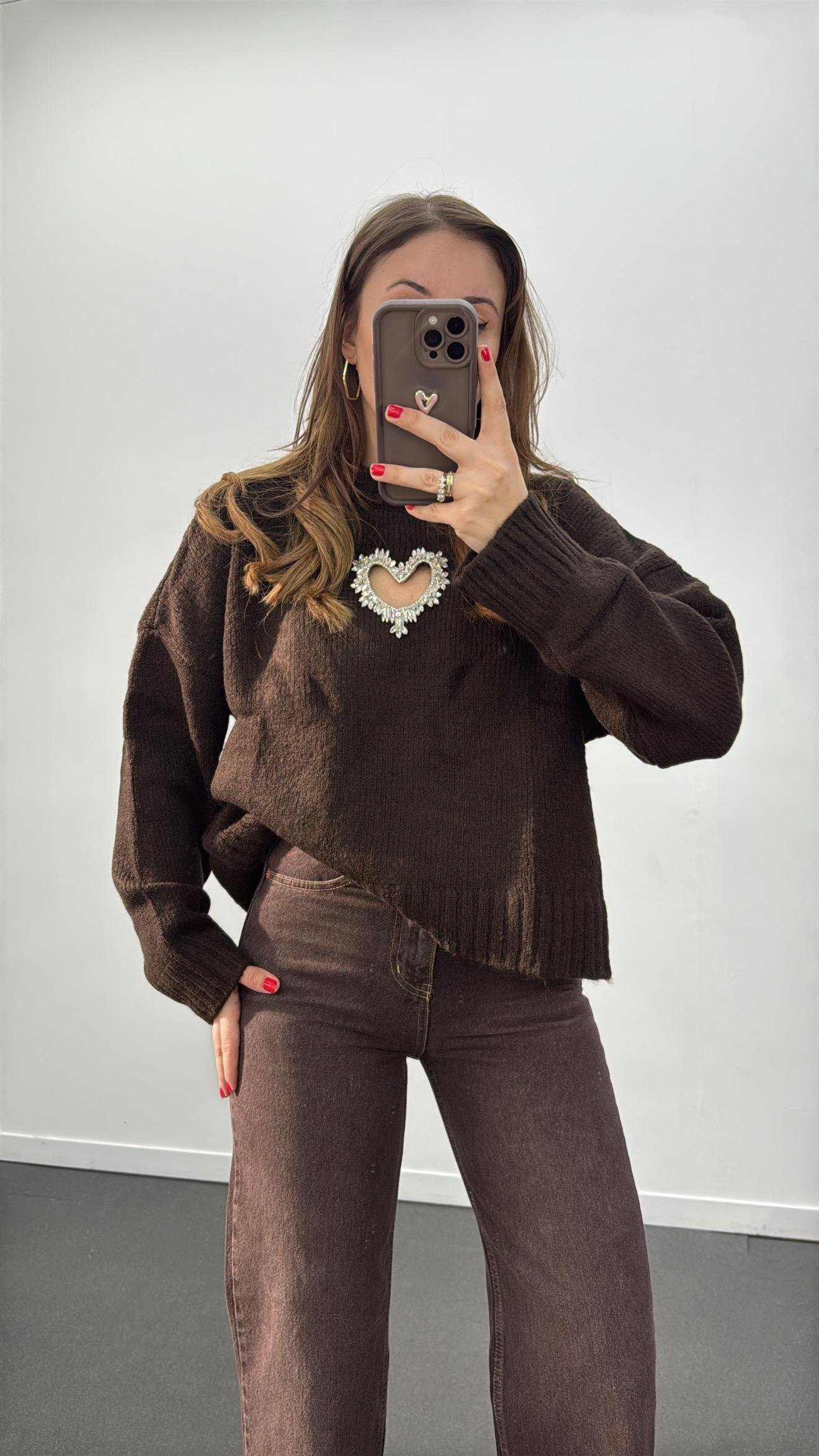 Heart Kahve Kalp Aksesuarlı Kazak