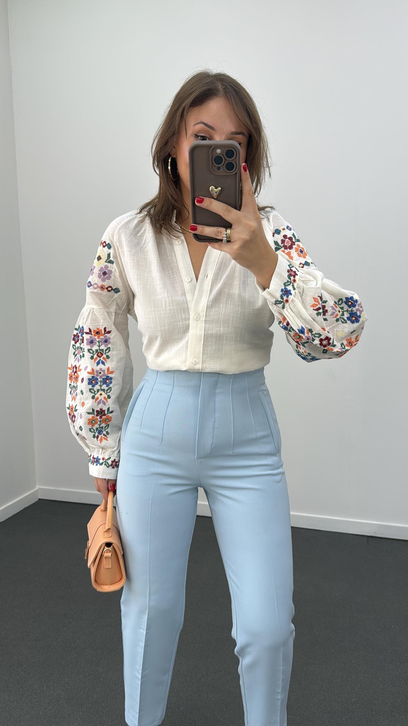 Heidi Kanaviçe İşlemeli Tasarım Gömlek