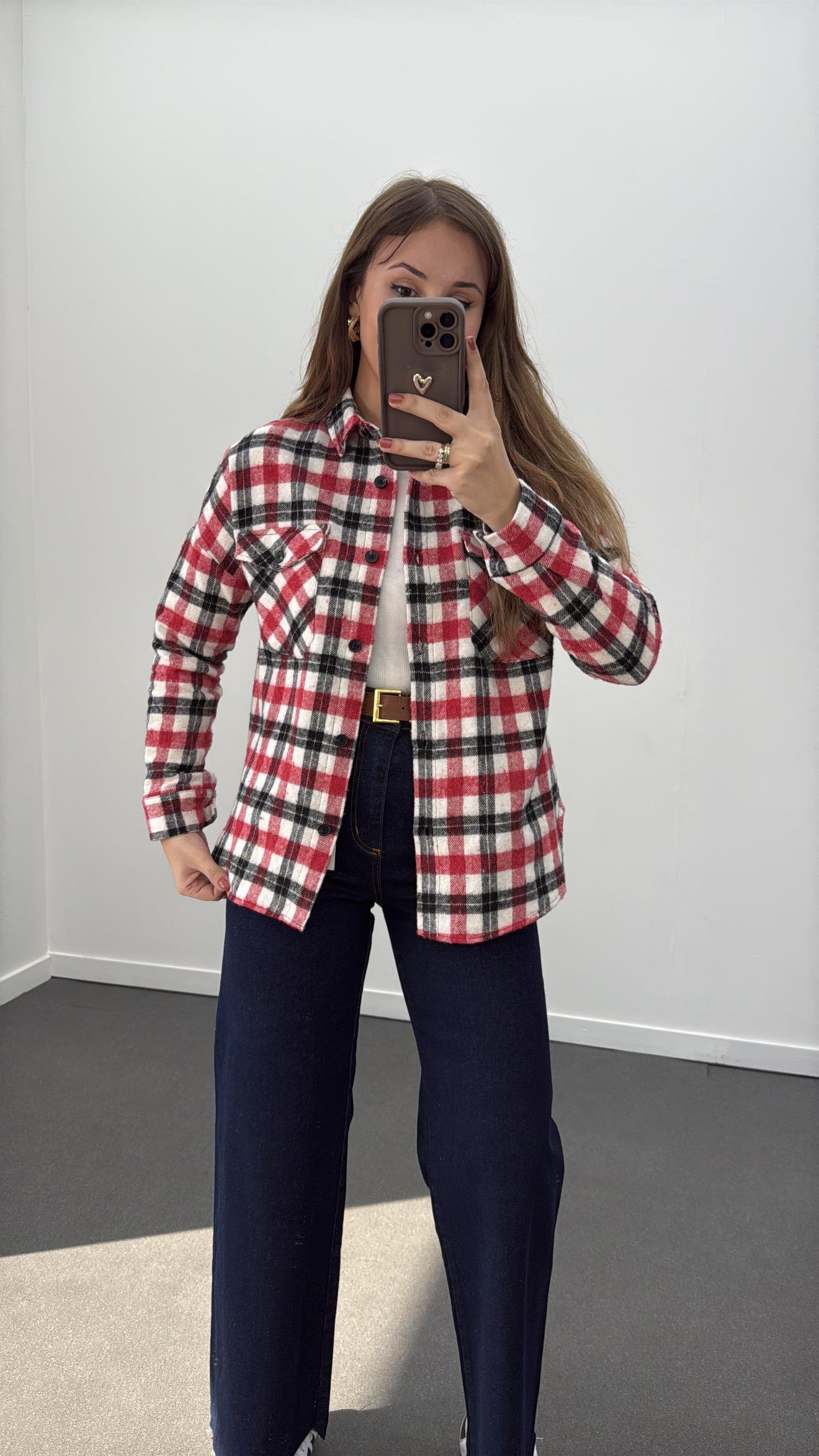 Jisoo Kırmızı Siyah Çizgili Oduncu Gömlek