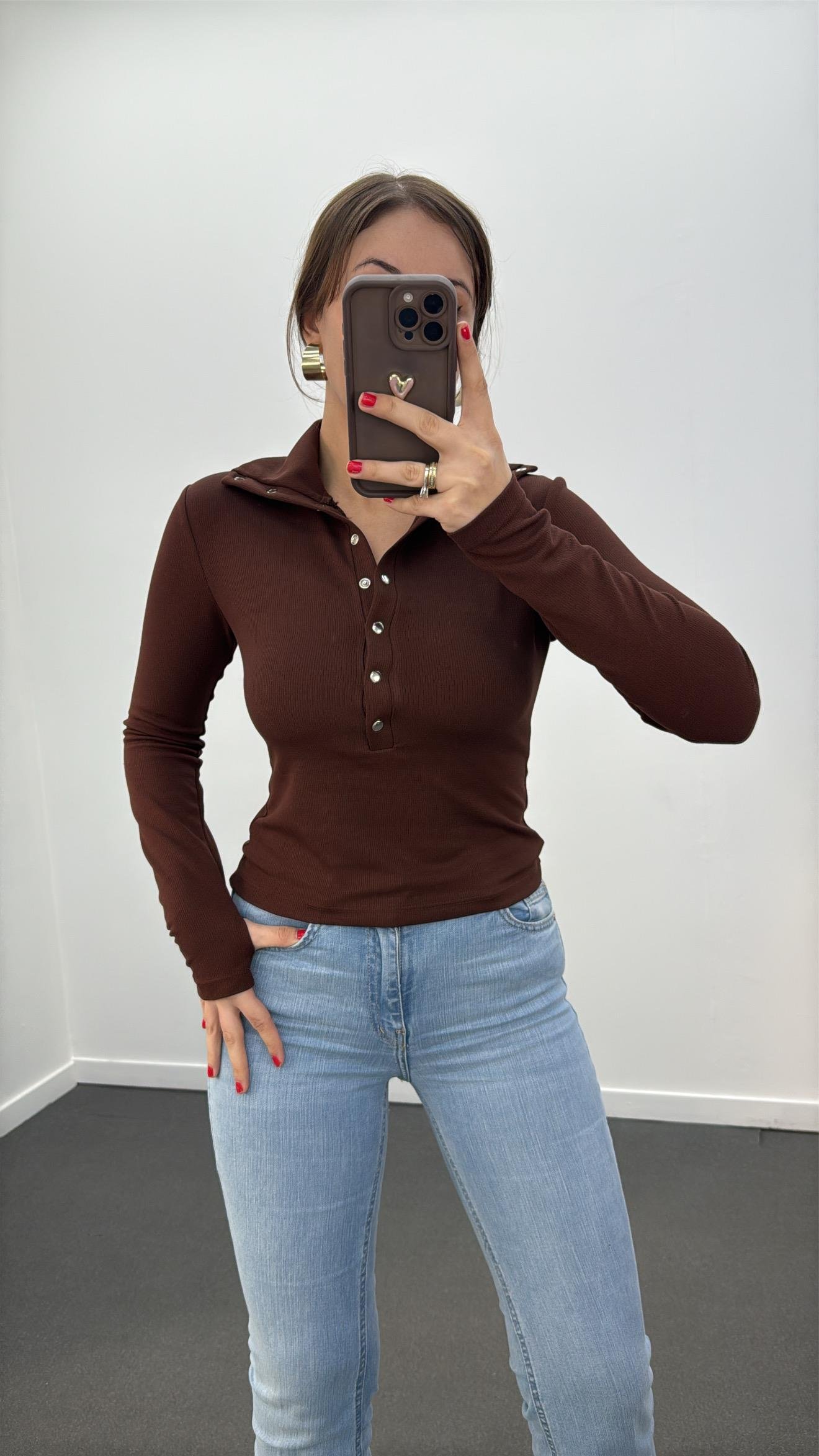 Lara Kahverengi Önü Çıtçıtlı Parmak Geçirmeli Body