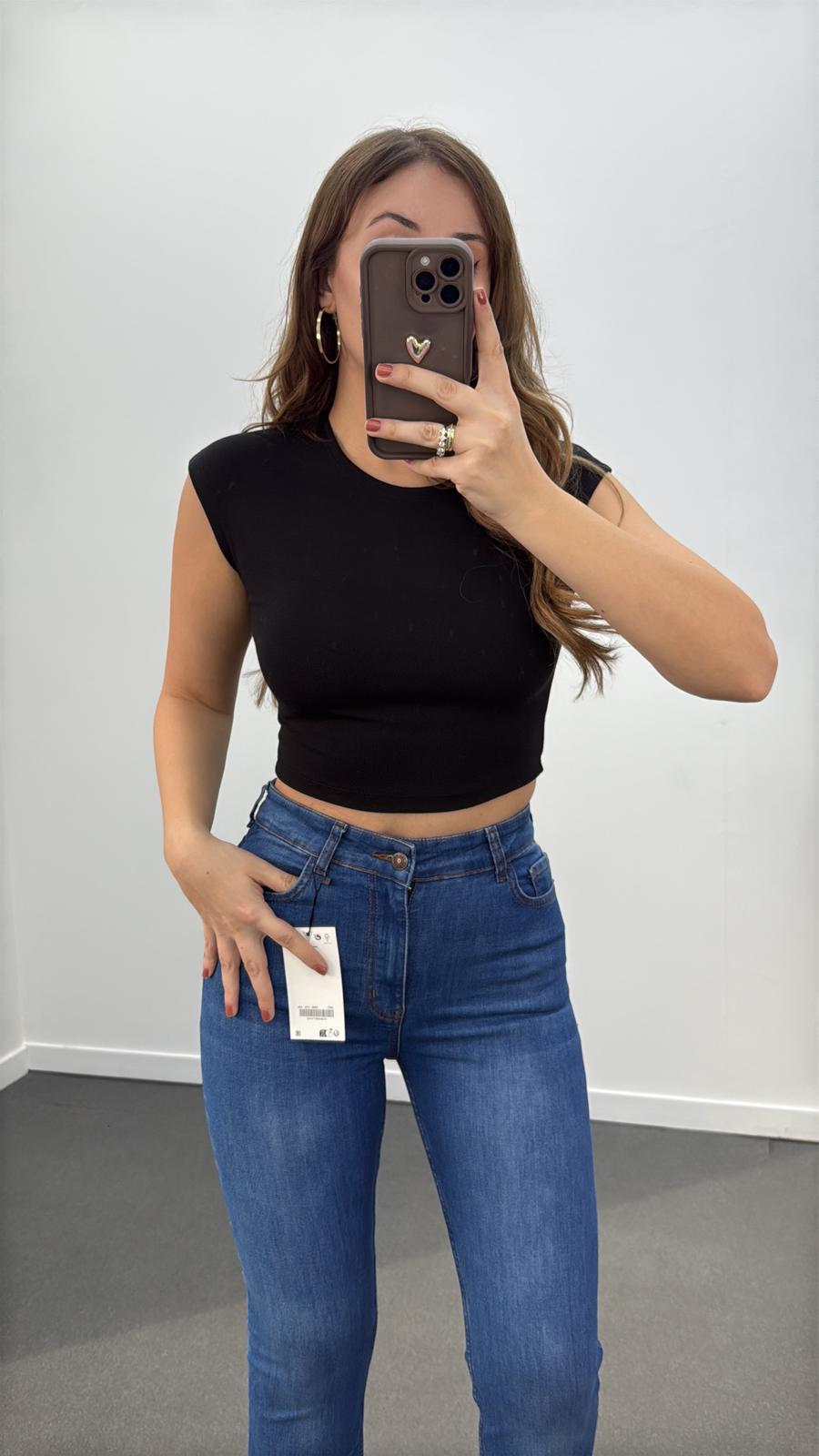 Lexie Siyah Bisiklet Yaka Kısa Crop