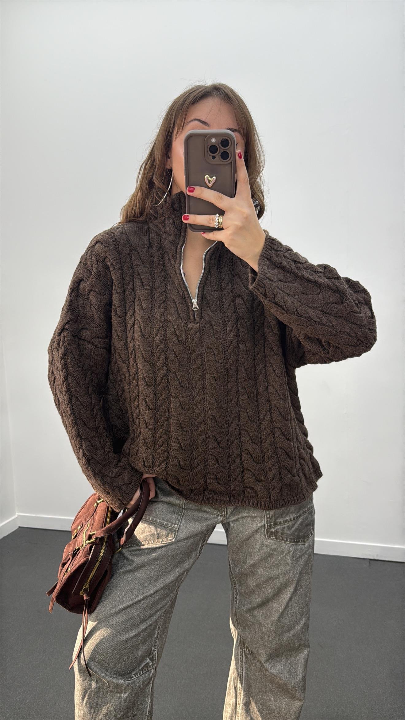 Nanami Kahve Yaka Fermuarlı Örgü Kazak