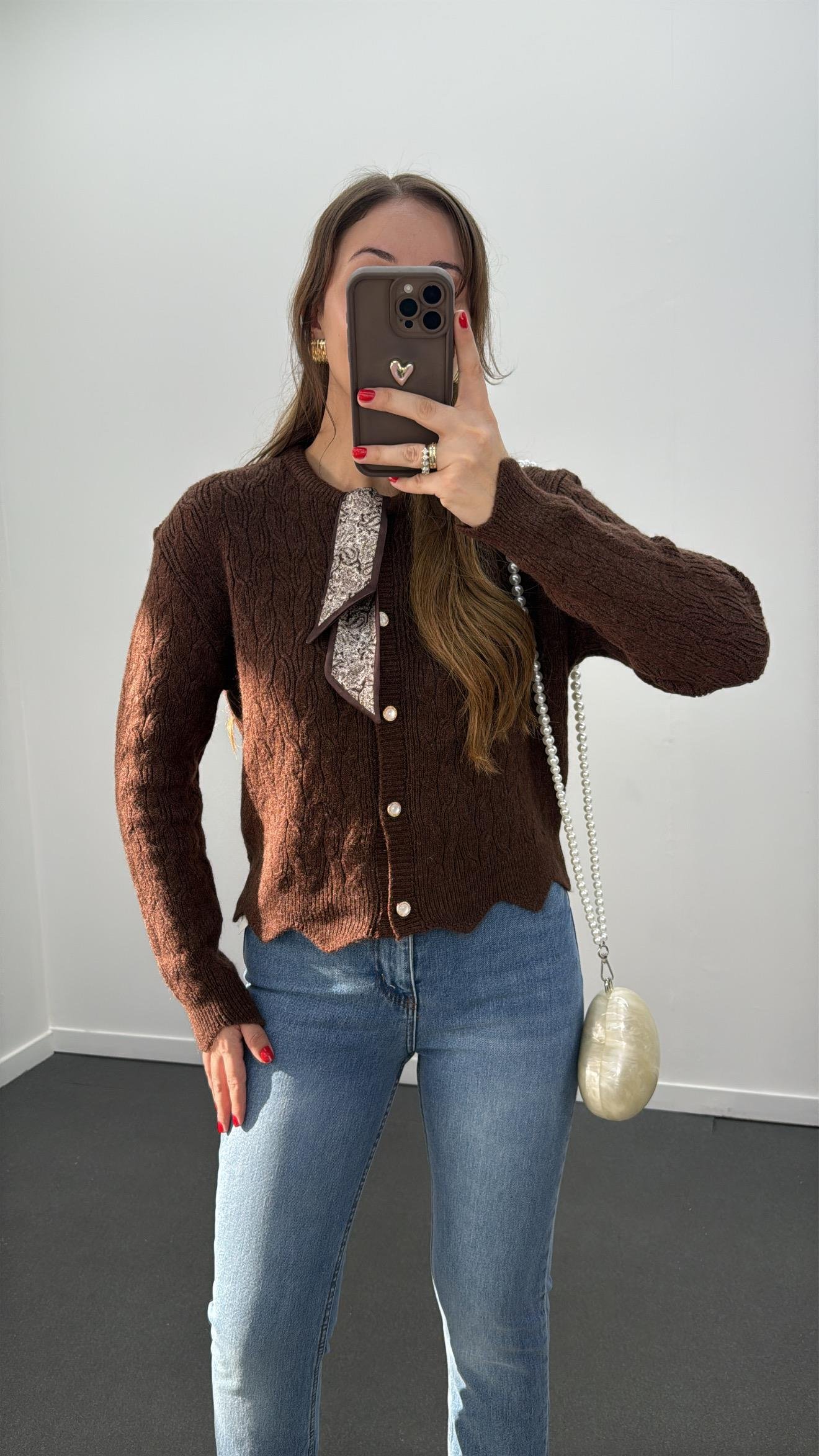 Nerva Kahverengi Fular Detaylı Düğmeli Hırka