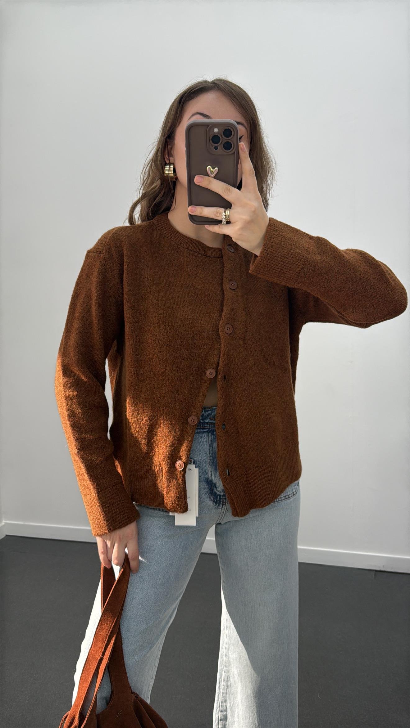 Pamera Asimetrik Düğmeli Taba Triko