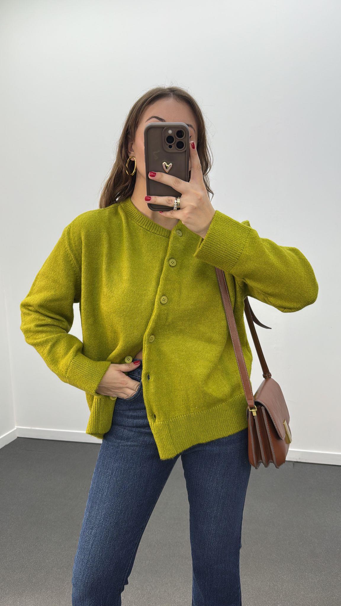 Pamera Asimetrik Düğmeli Yağ Yeşili Triko