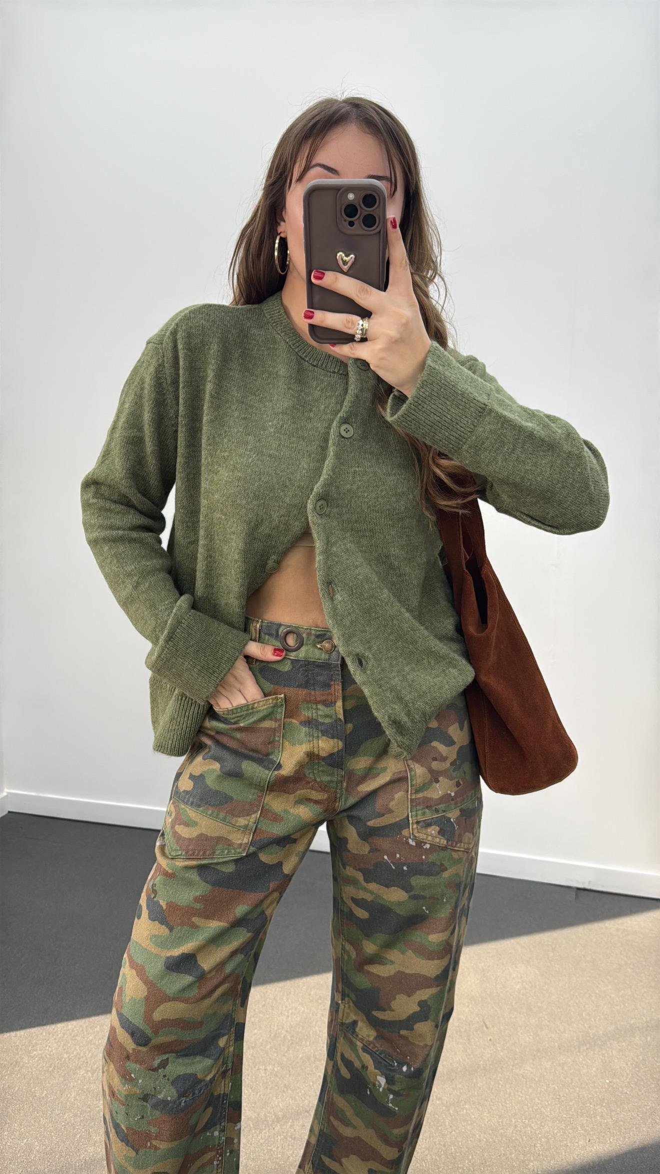 Pamera Asimetrik Düğmeli Yeşil Triko