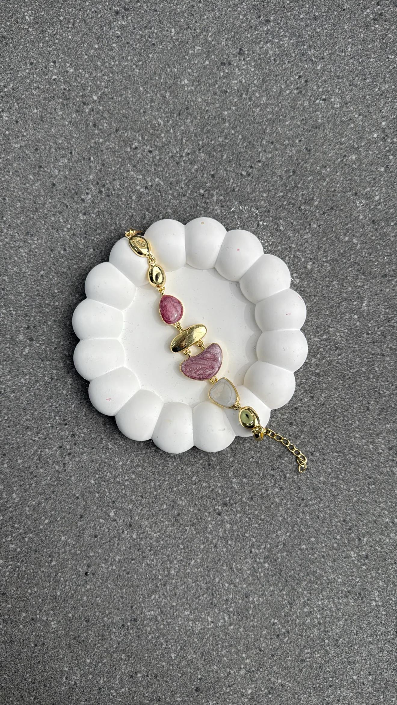 Riva Pembe Ekru Taş Bileklik