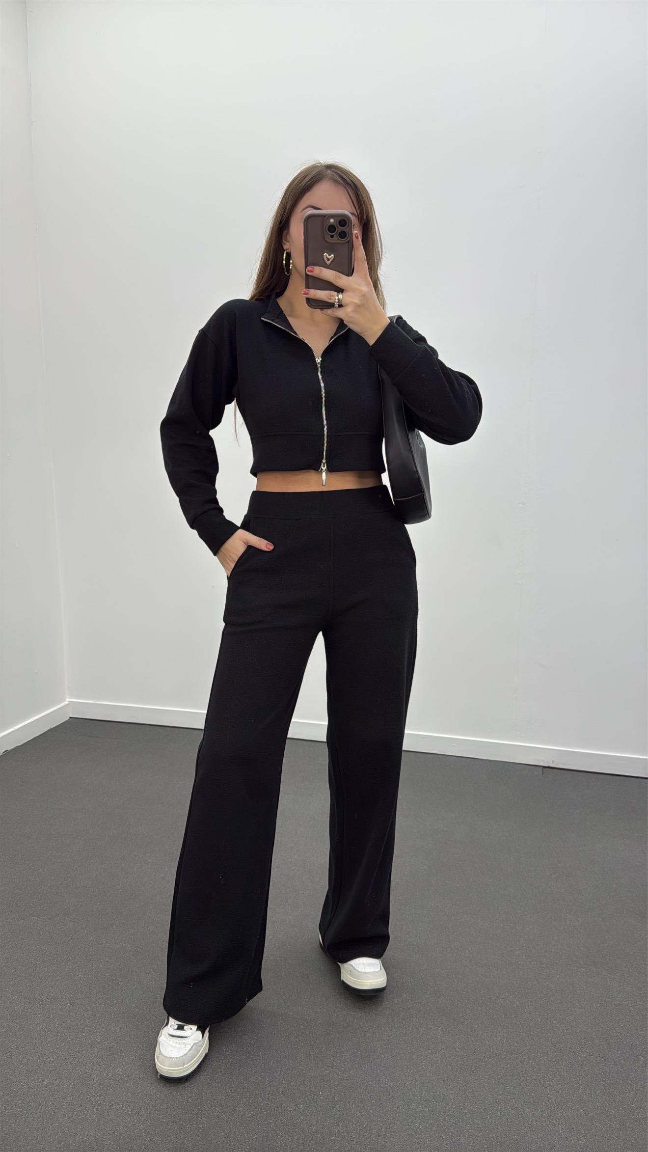 Riven Siyah Çift Fermuarlı Crop Hırka Ve Eşofman Takımı