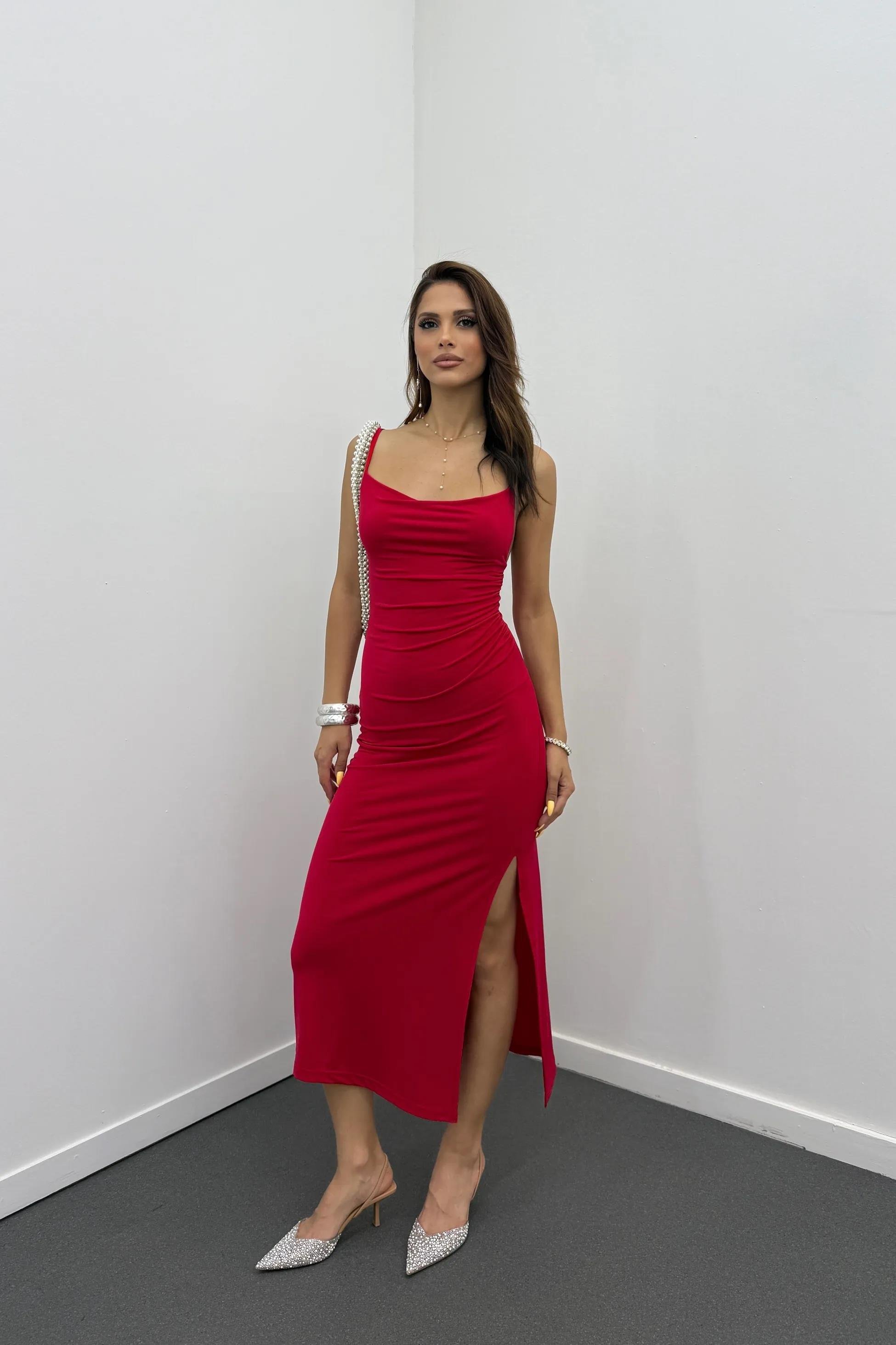 Roxana Kırmızı Yırtmaçlı Degaje Yaka Kalem Elbise