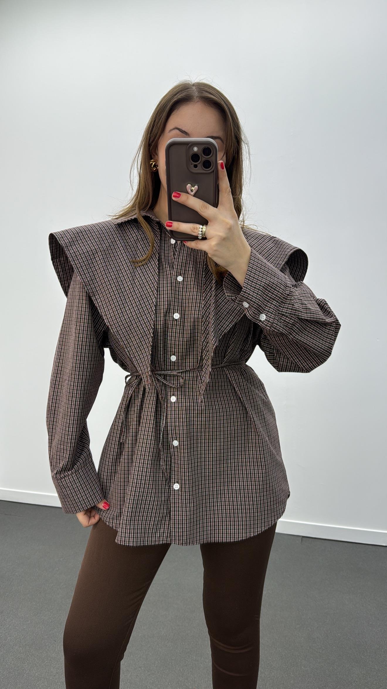 Sebina Kahve Ekose Desenli Pelerinli Gömlek