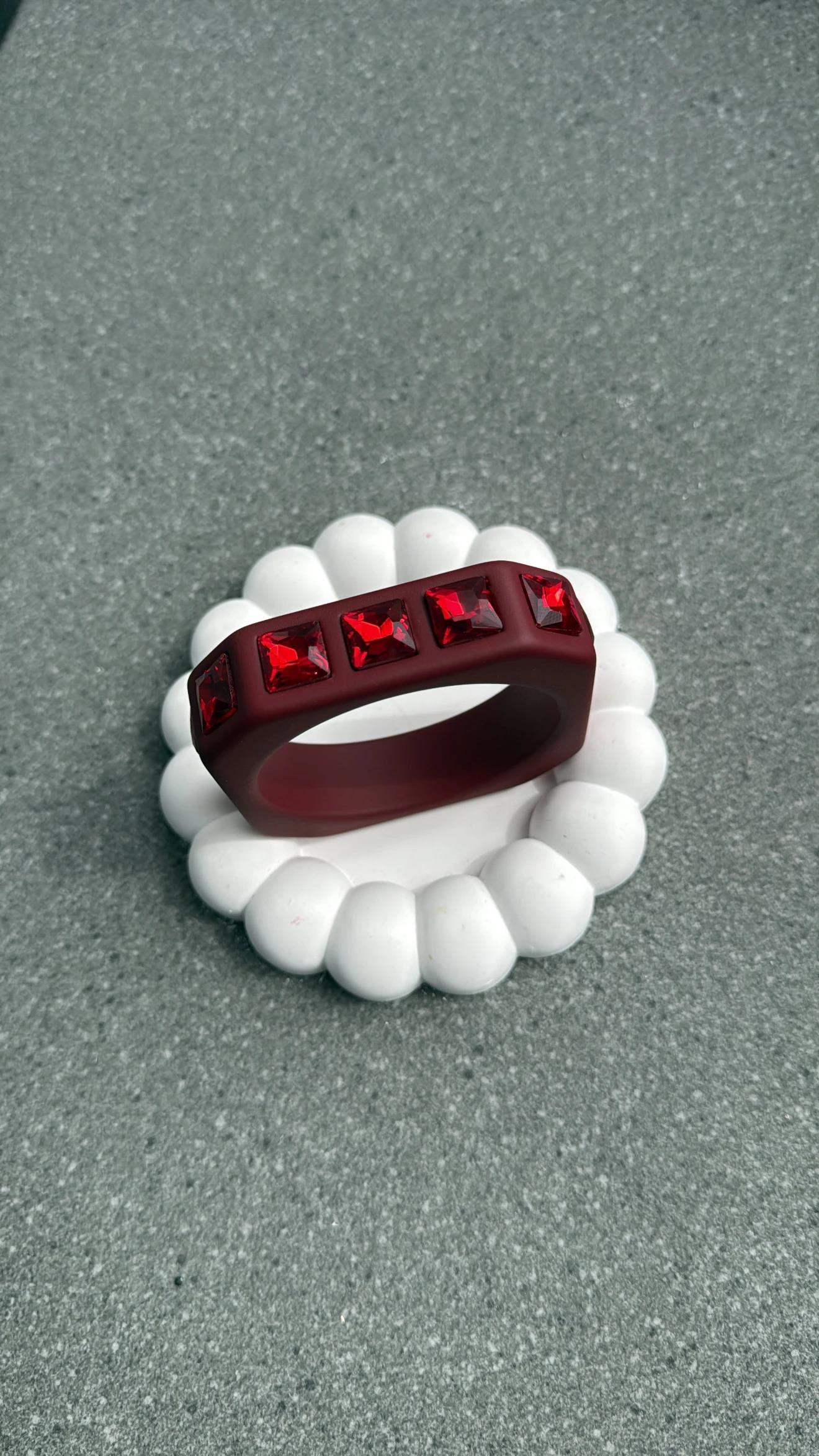 Siba Kırmızı Kare Bilezik