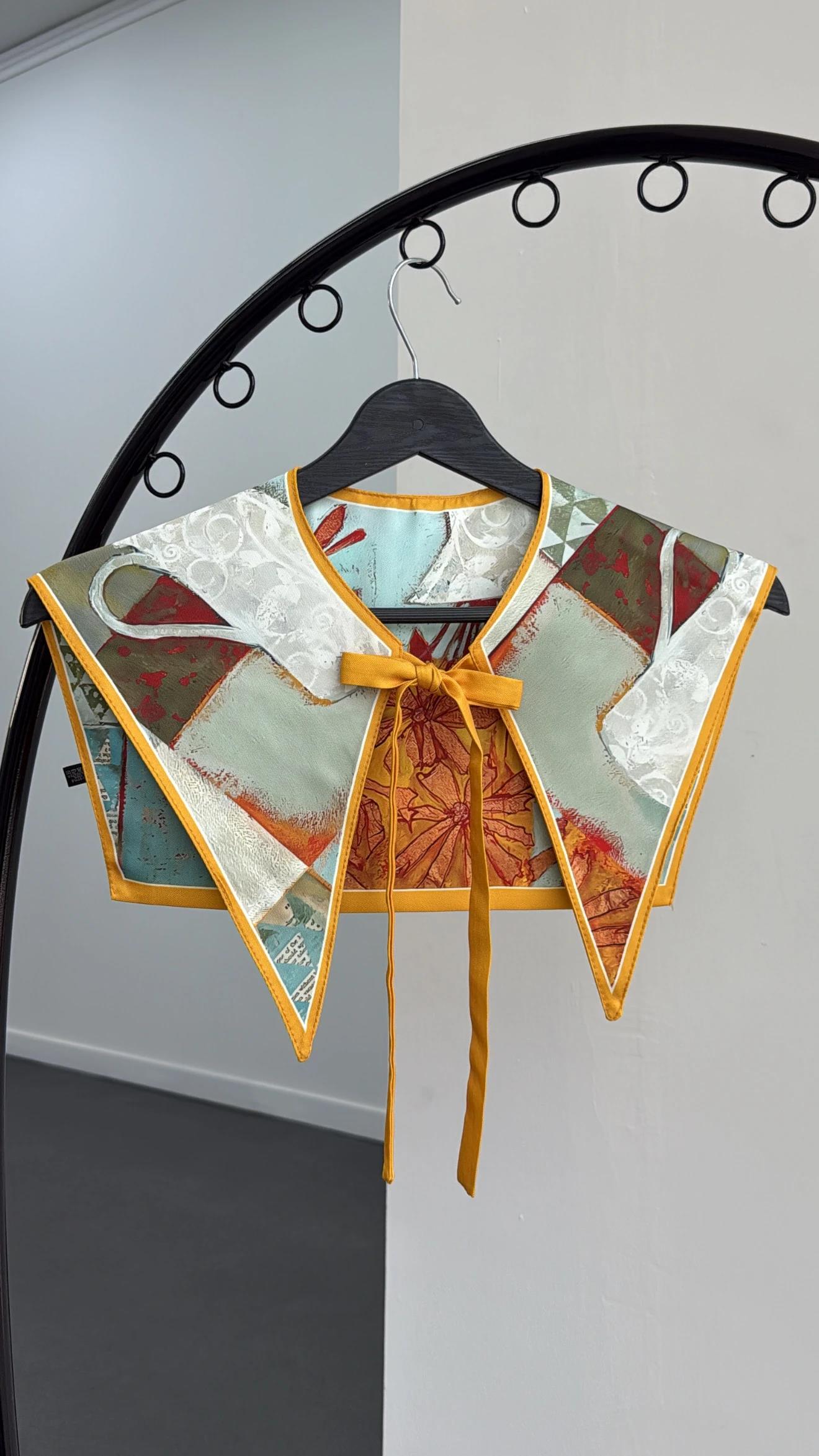 Space Etnik Desen Esintili Yaka Fular