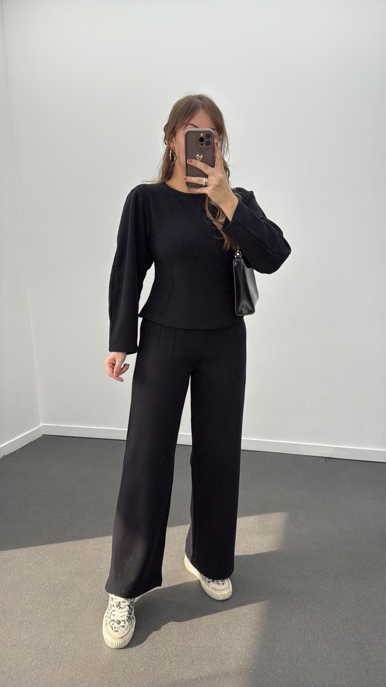 Suho Siyah Balon Kol Triko Ve Pantolon Takımı