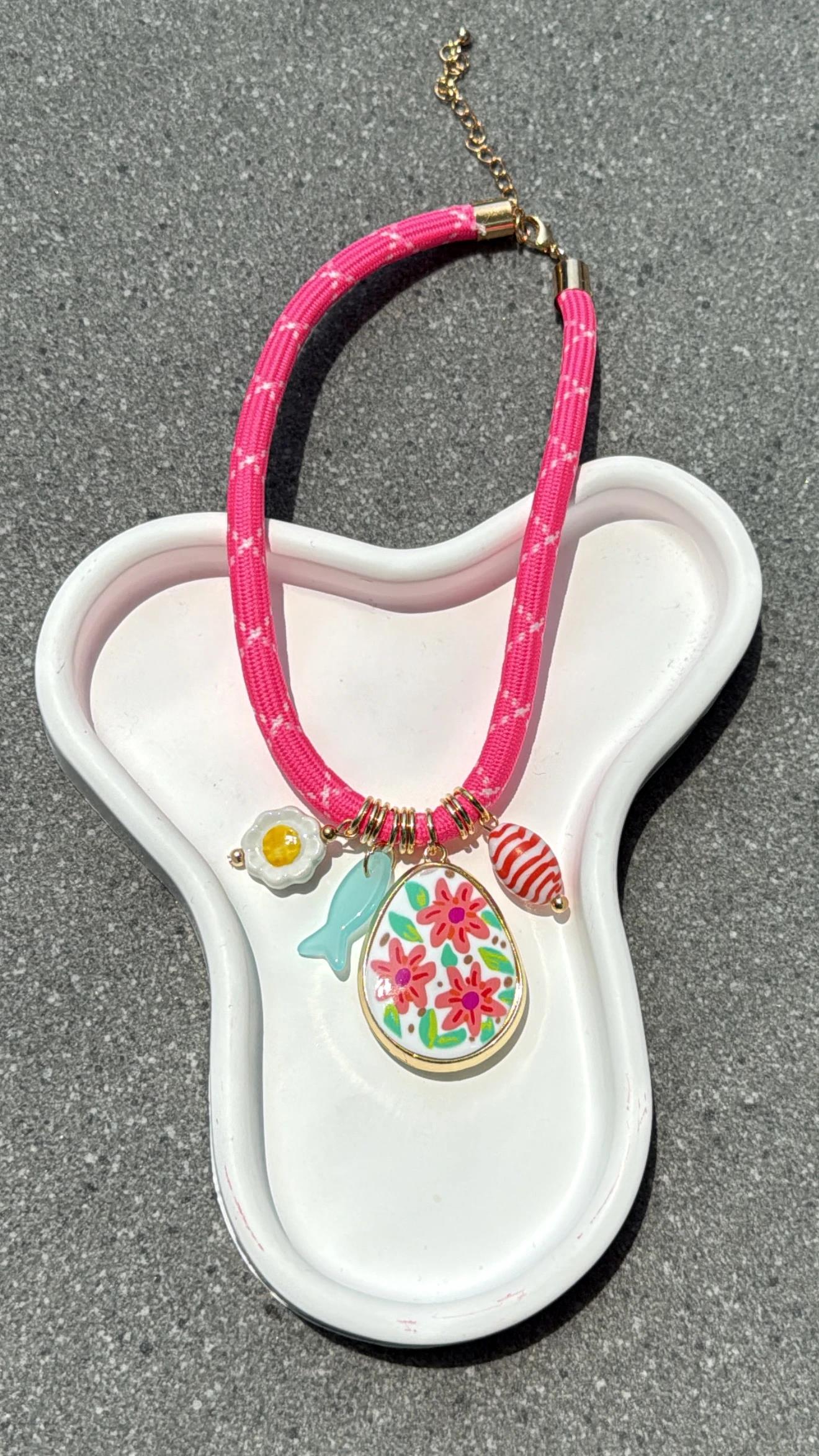 Tanya Pembe Şeffaf Çiçek Kolye