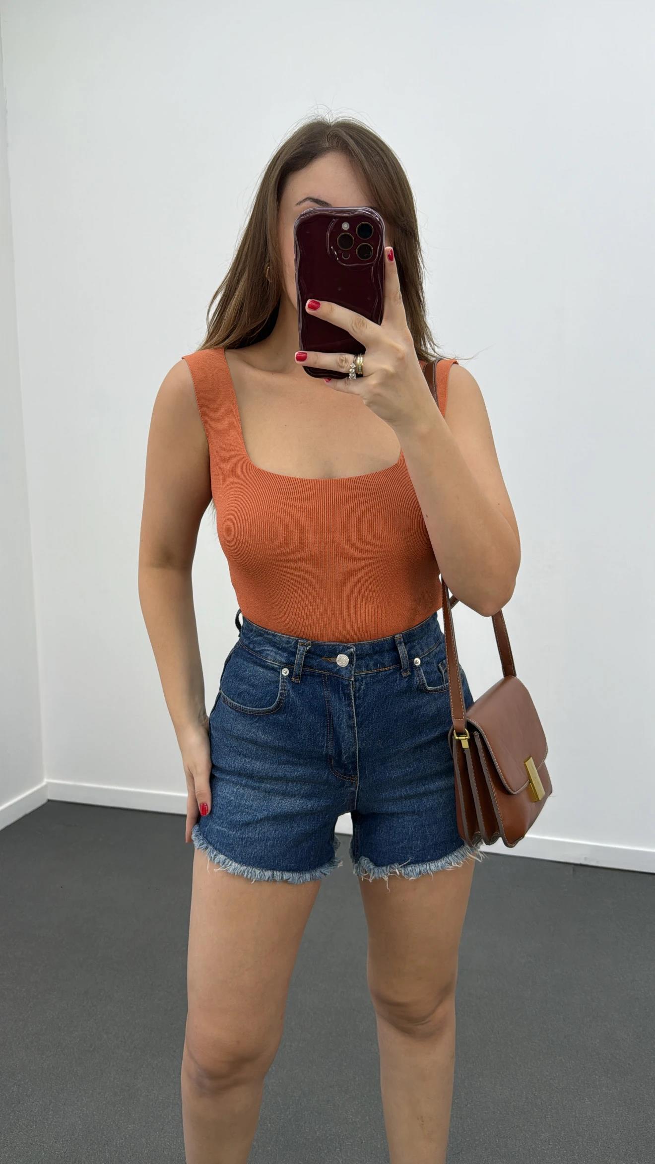 Yavruağzı Kare Yaka Atlet