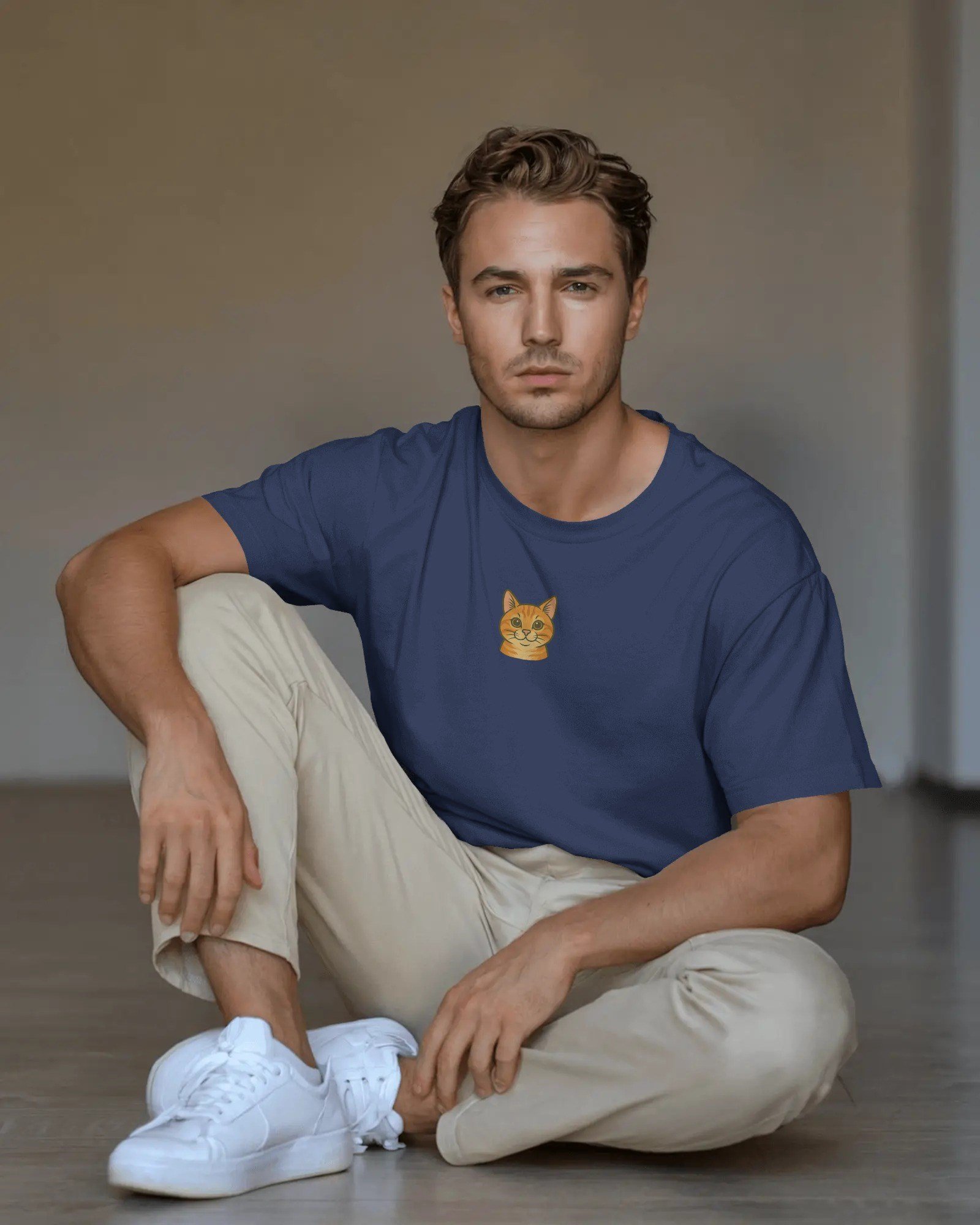Erkek Sarman Kedi Baskılı Oversize Tişört – Minimal Turuncu Kedi Tasarım