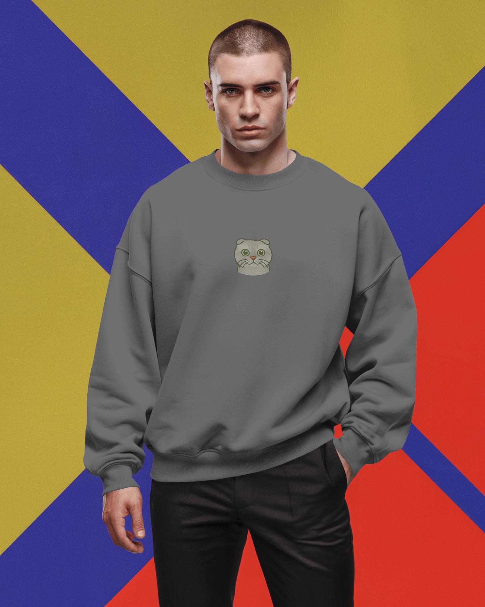 Erkek Scottish Fold Kedisi Desenli Sweatshirt – Minimal Göğüs Baskılı, Unisex Rahat Kalıp