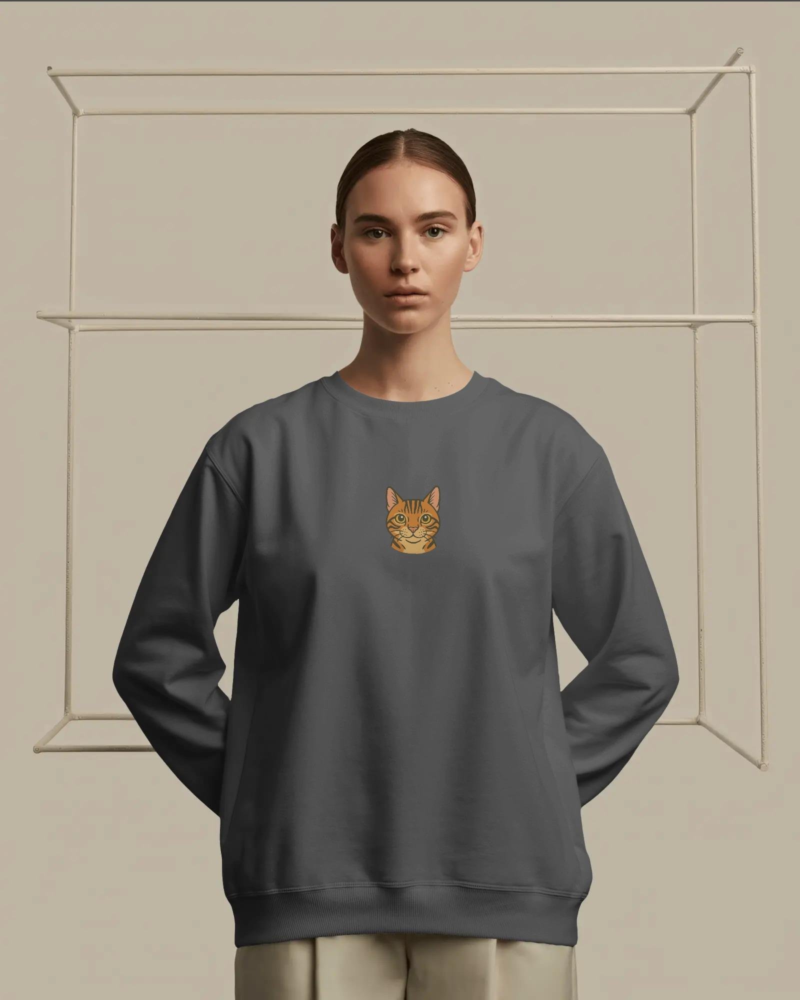Kadın Tekir Kedisi Desenli Sweatshirt – Minimal Göğüs Baskılı, Rahat Kesim