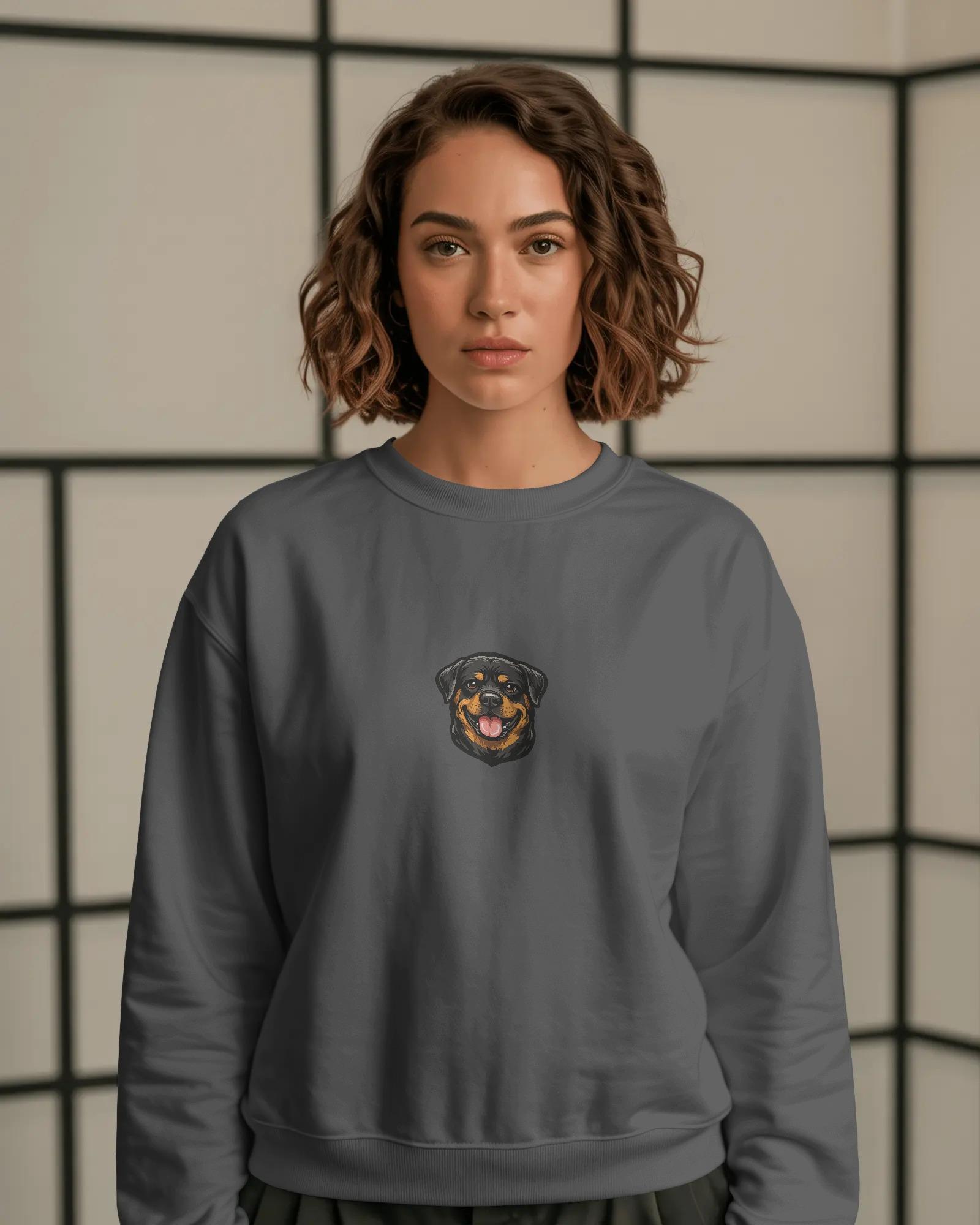 Rottweiler Baskılı Kadın Sweatshirt – Minimal Güçlü Tasarım Regular Fit