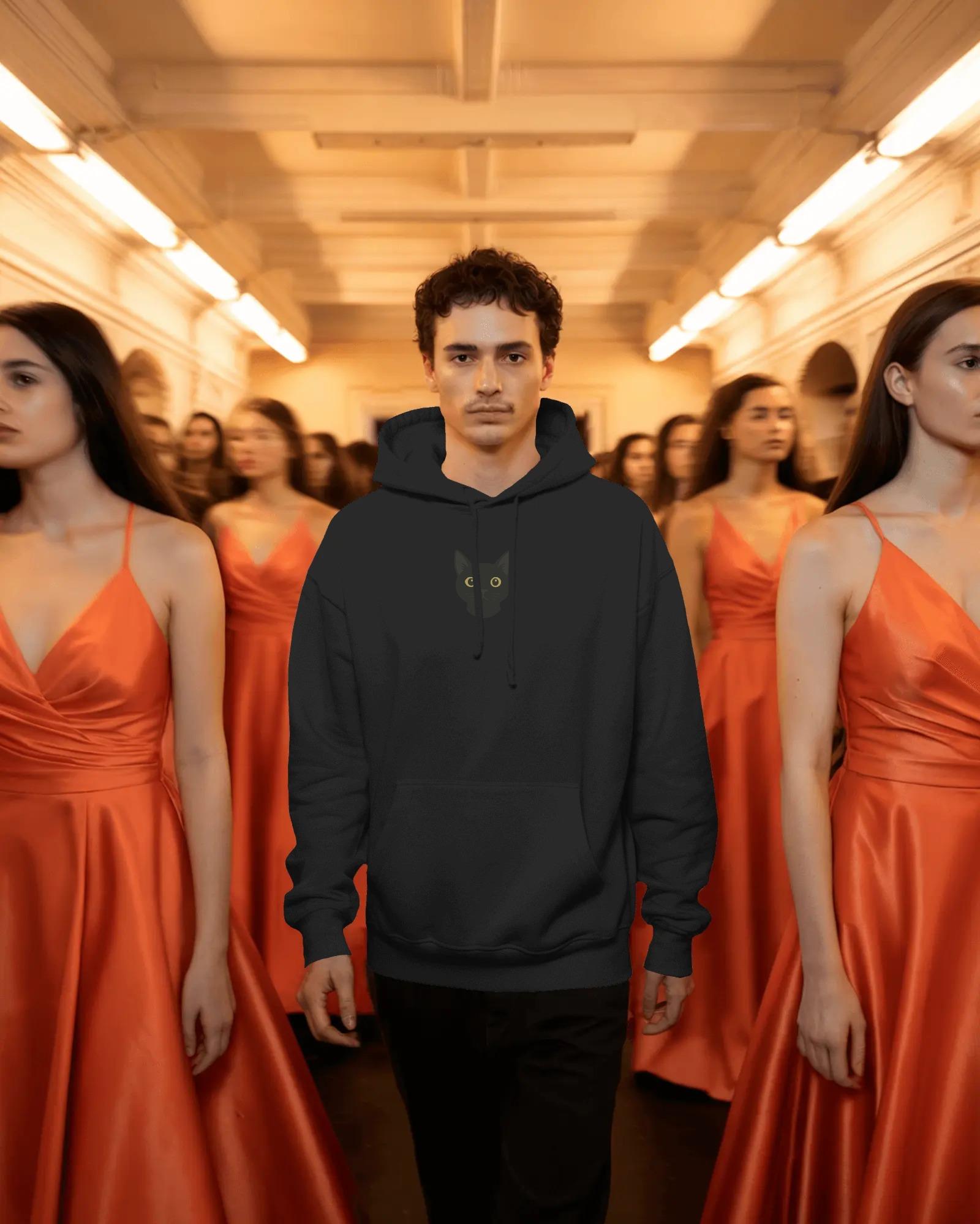 Siyah Kedi Kedili Hoodie Unisex %100 Pamuk | Siyah Kapüşonlu Sweatshirt Göğüs Ortası Minimal Logo