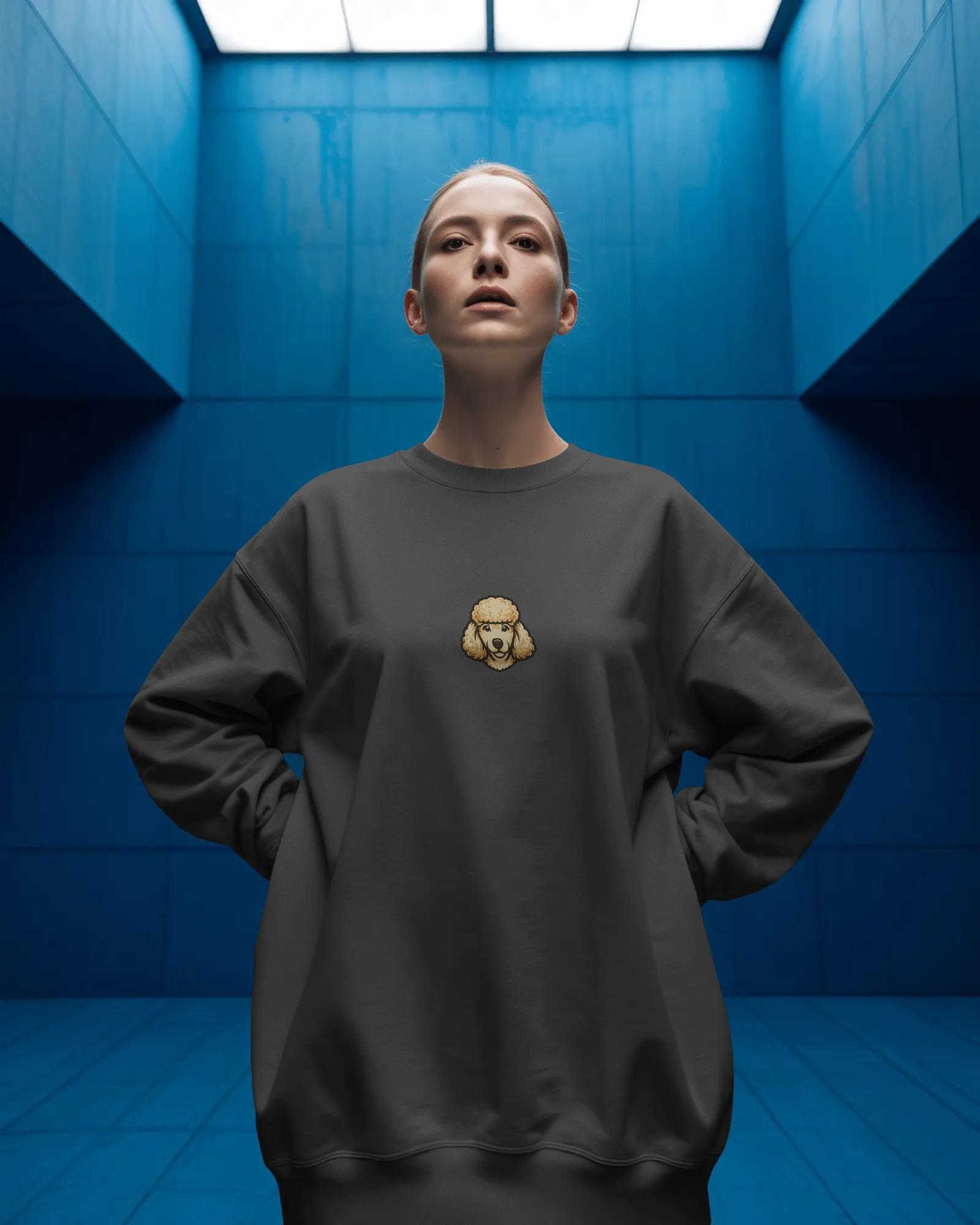 Toy Poodle Baskılı Kadın Sweatshirt – Minimal Kaniş Desenli Regular Fit Sweat