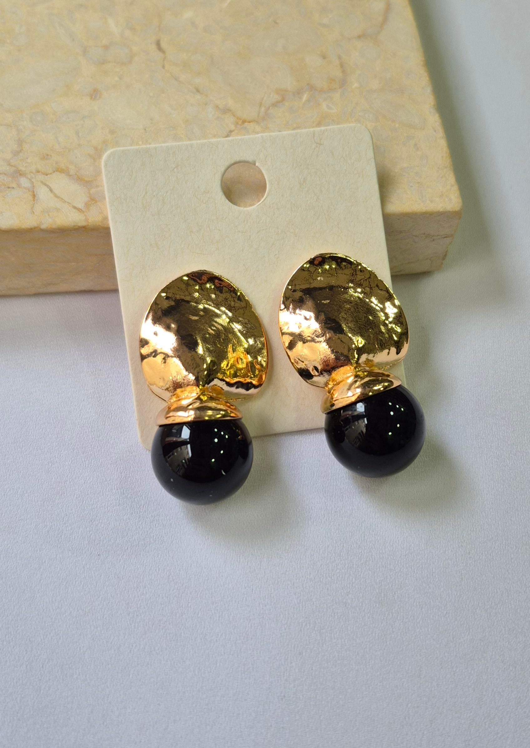 GOLD DETAYLI SİYAH KÜPE 