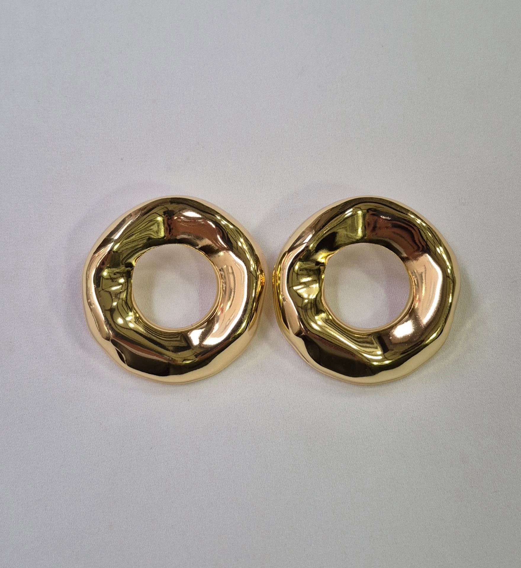 DALGALI DAİRE FORM METAL KÜPE 
