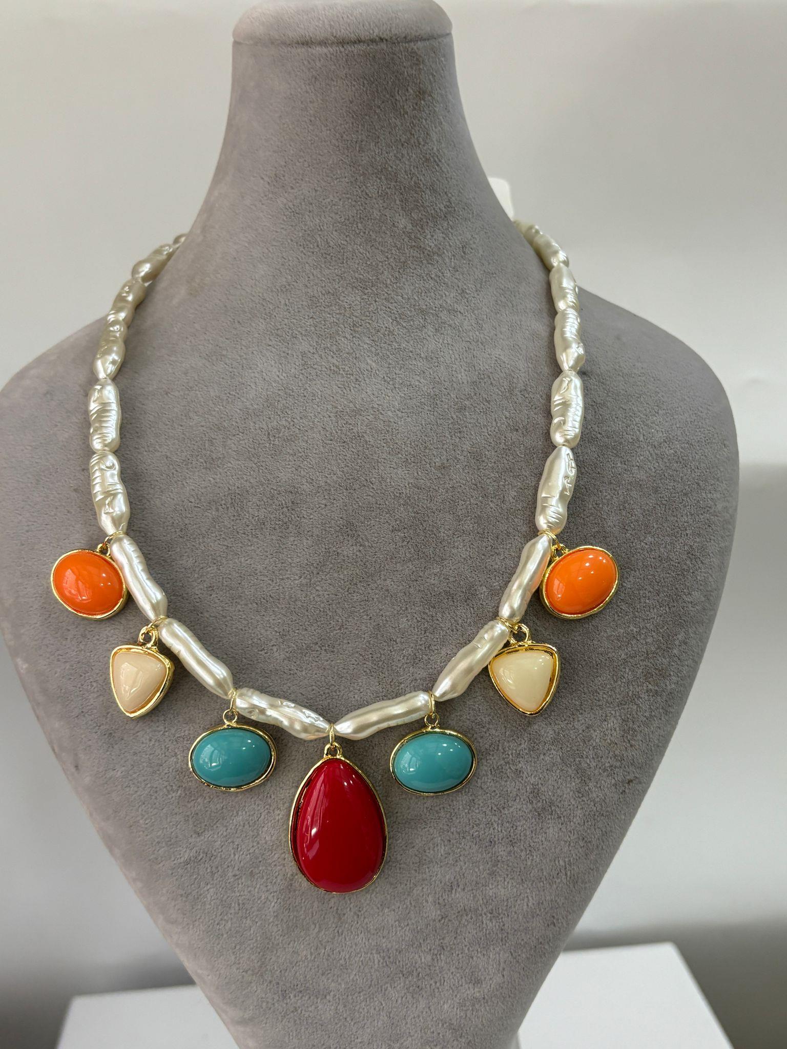 CHARM DETAYLI BAROK İNCİ KOLYE