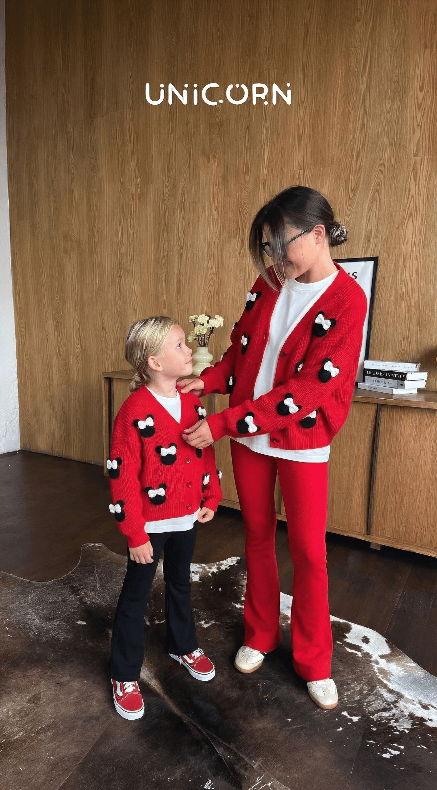 unicorn-kiz-cocuk-kirmizi-siyah-mickey-cc8692.jpg