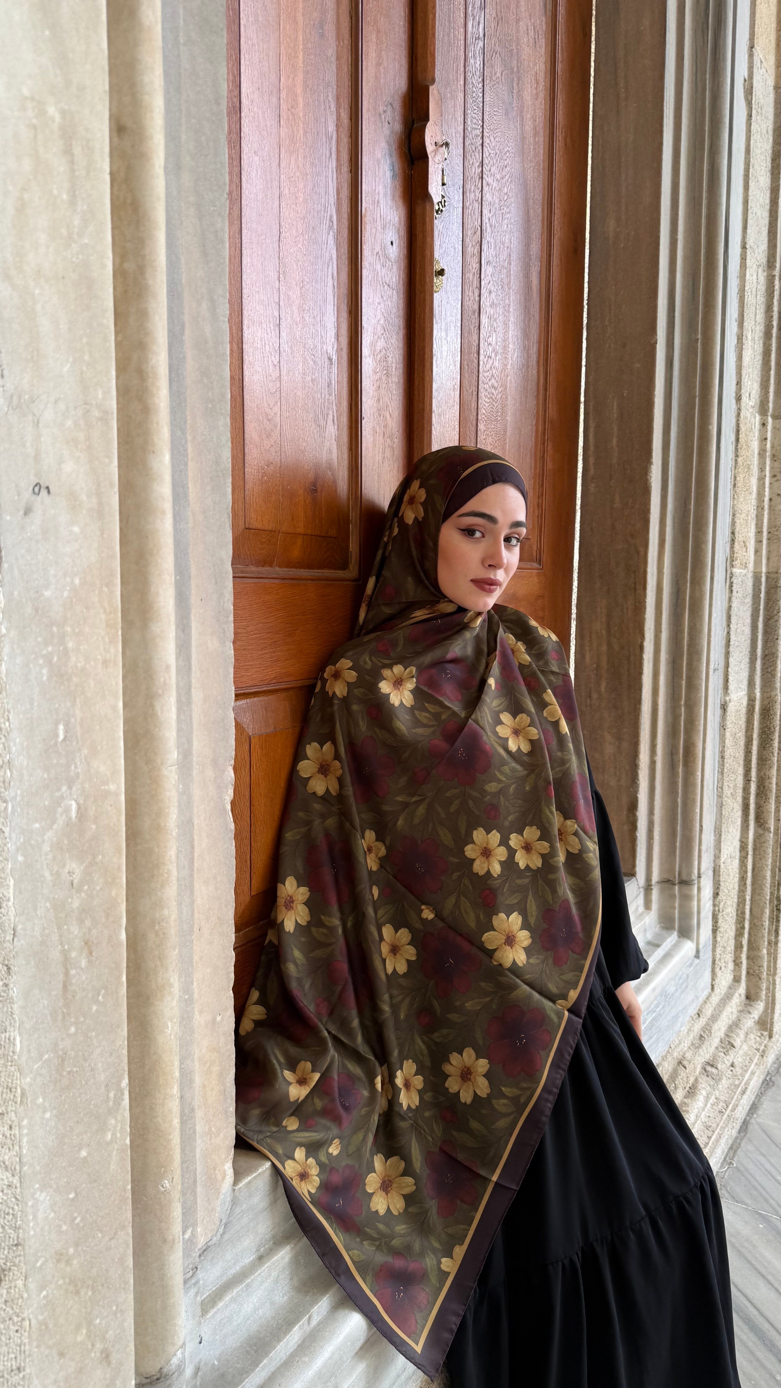 Arve Şal - HakiArve Şalrosen design