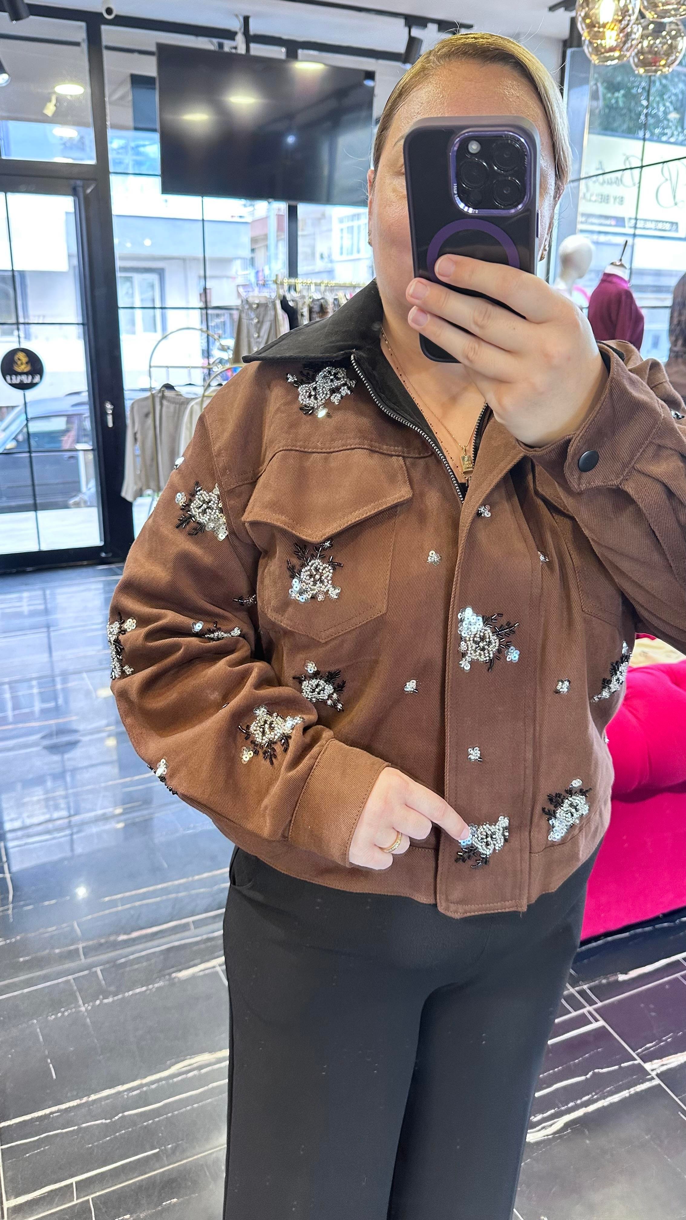Twst Model İşlemeli Gabardin Ceket