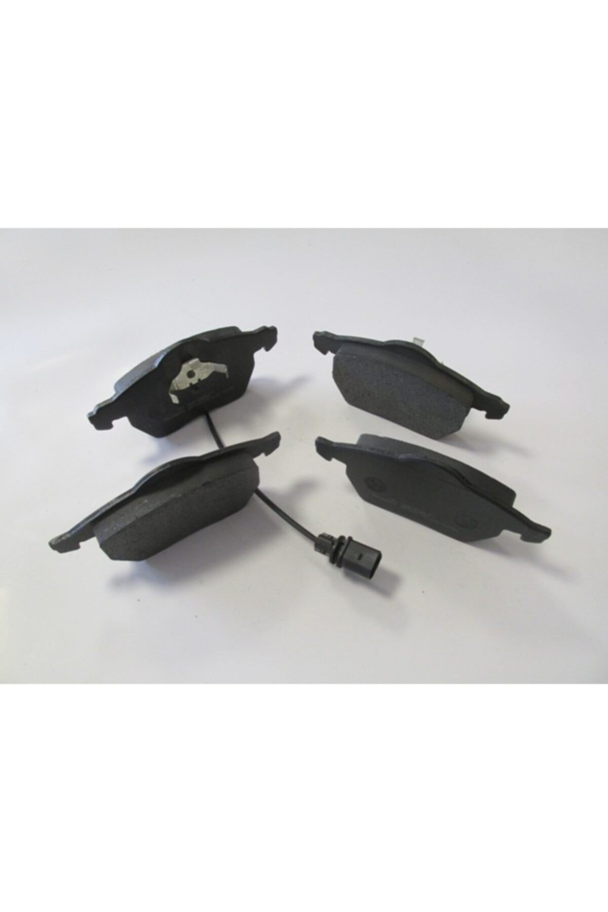 -ParçaAnında AUDI A4- 05/08; ÖN FREN BALATASI 1,6/1,8T/2,4/2,8(1KABLOLU)(DİSK)(156,4X73,8X19,6/74,1X