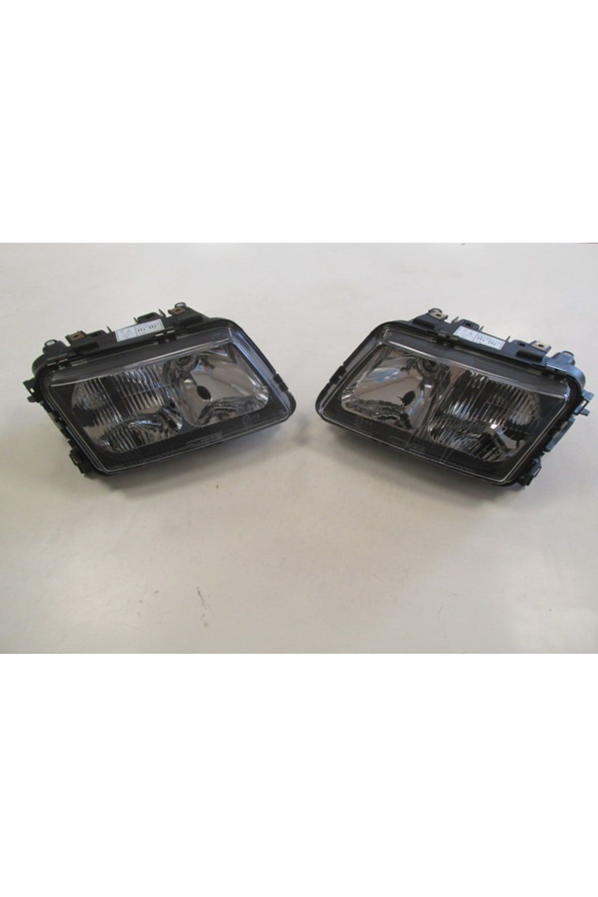 Audi A3- 97/00; Modifiye Far Lambası Sağ/Sol Set 2 Parça Elektrikli/Manuel Siyah (H7/H1)(Tyc)