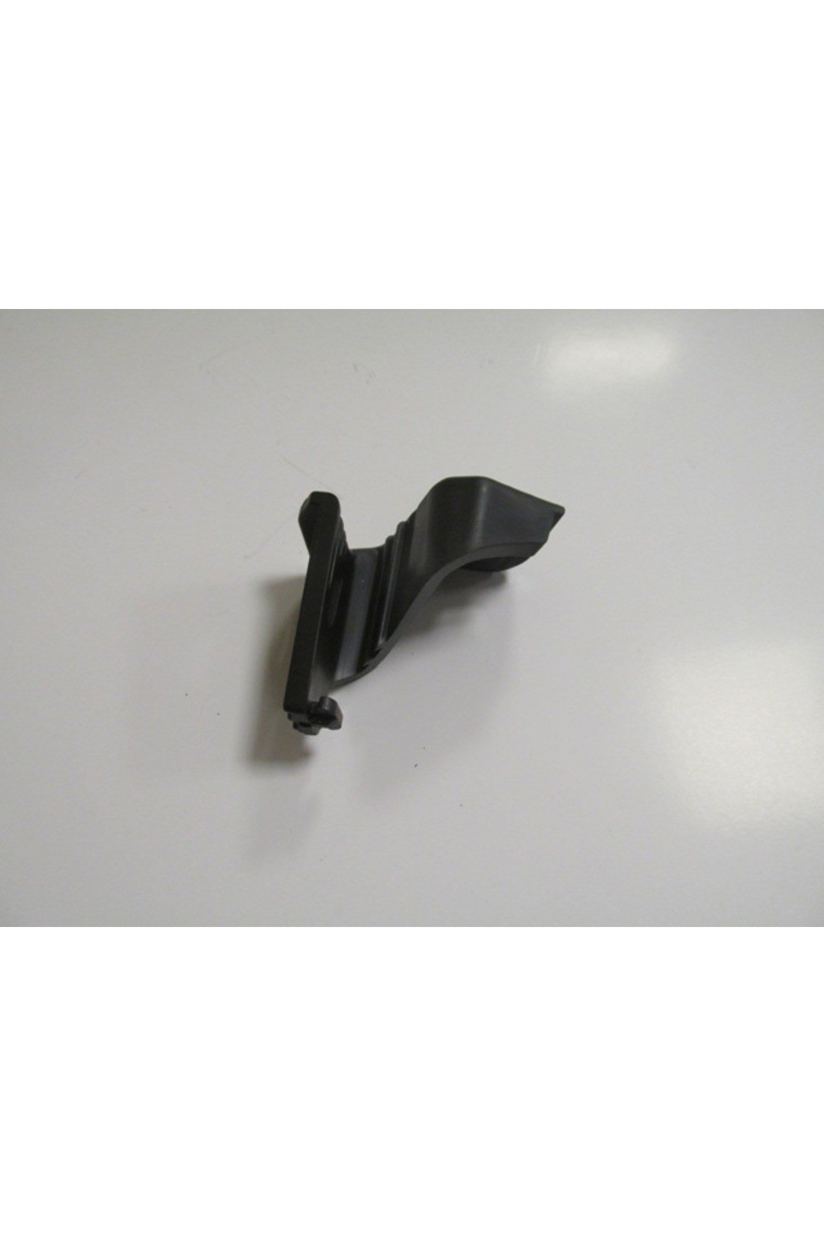 BMW 3 Seri- F30- 12/18; Far Üst Bağlantı Braketi Sol (LCI) (Plastik Enjeksiyon) 51647285597