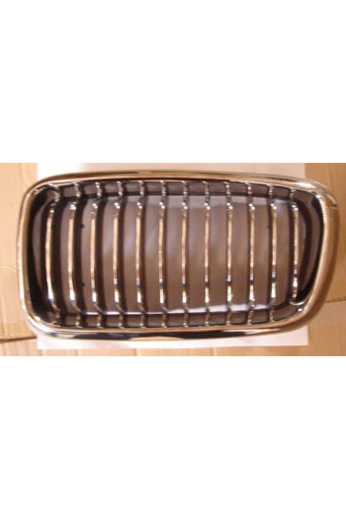 BMW 7 Seri- E38- 99/01; Ön Panjur Sol Nikelajlı/Siyah 51138231595