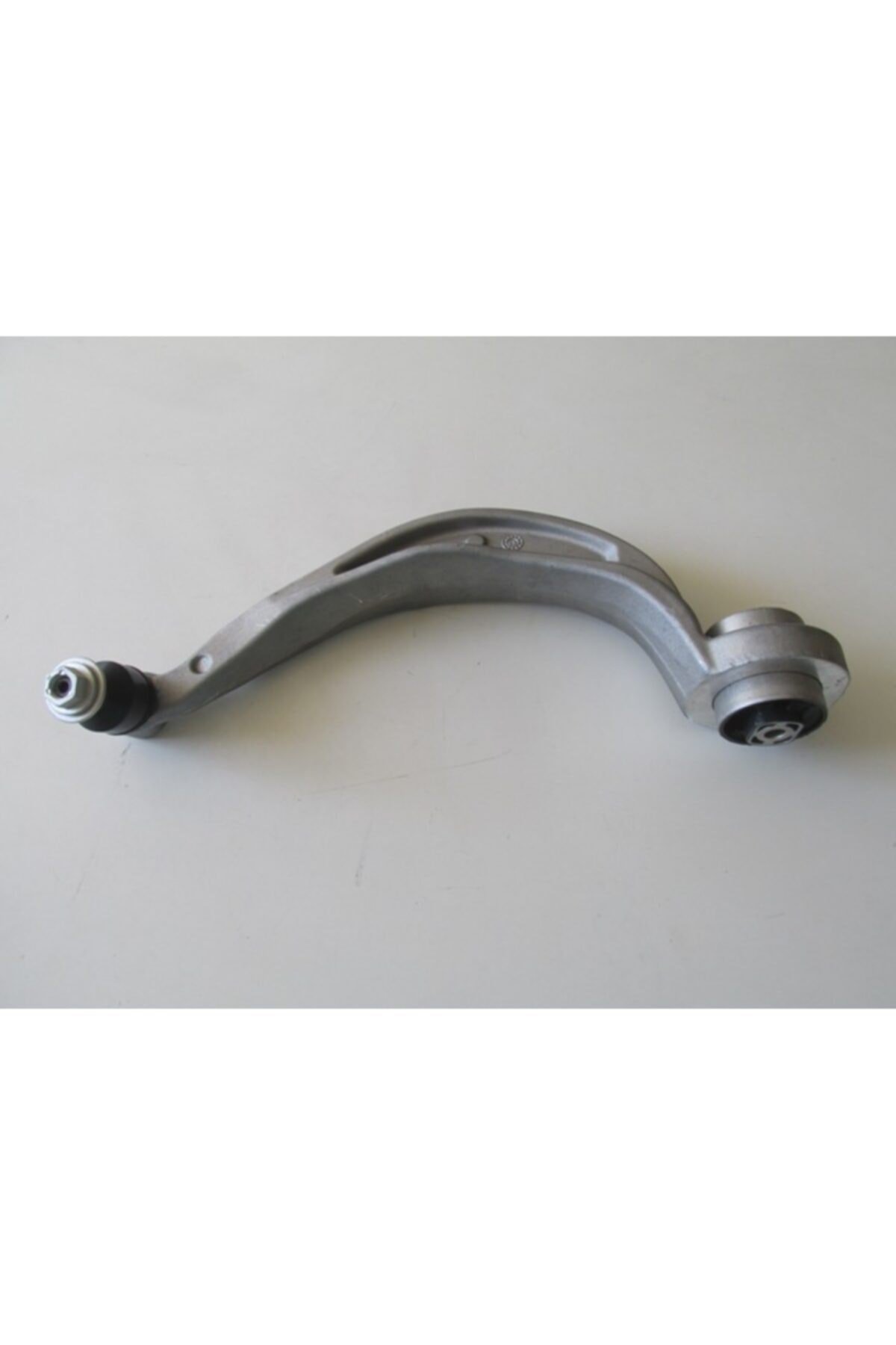(kampanya!!!)audı A4- 15/18; Ön Alt Tabla Sağ Eğri Tip Burçlu/rotilli (65 Mm M14) (salıncak) Alümin