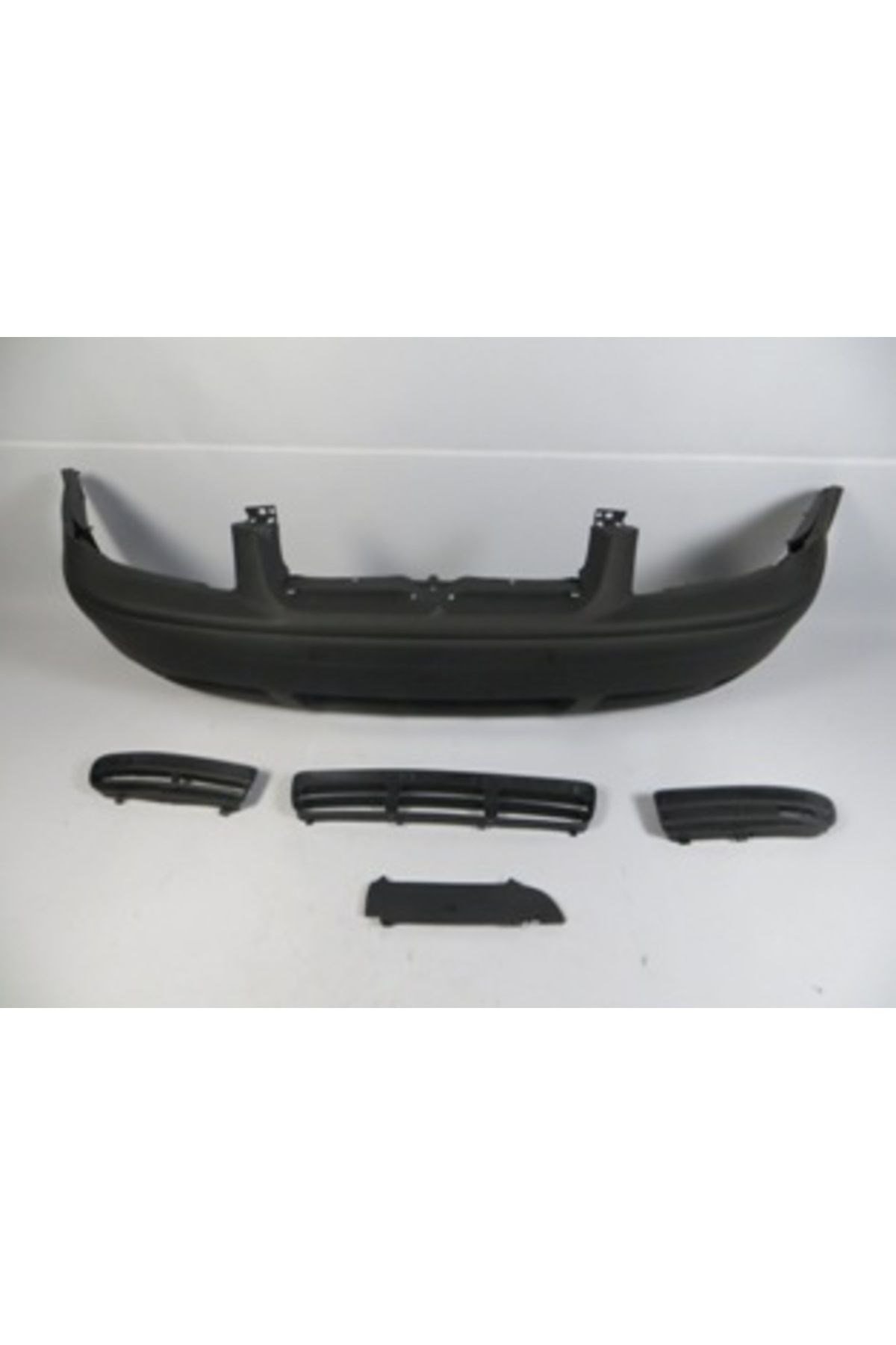 Volkswagen Bora- 99/05; Ön Tampon (SİS DELİKLİ KENDİNDEN BANTLI)(SIMYI) 1j5807217kgru