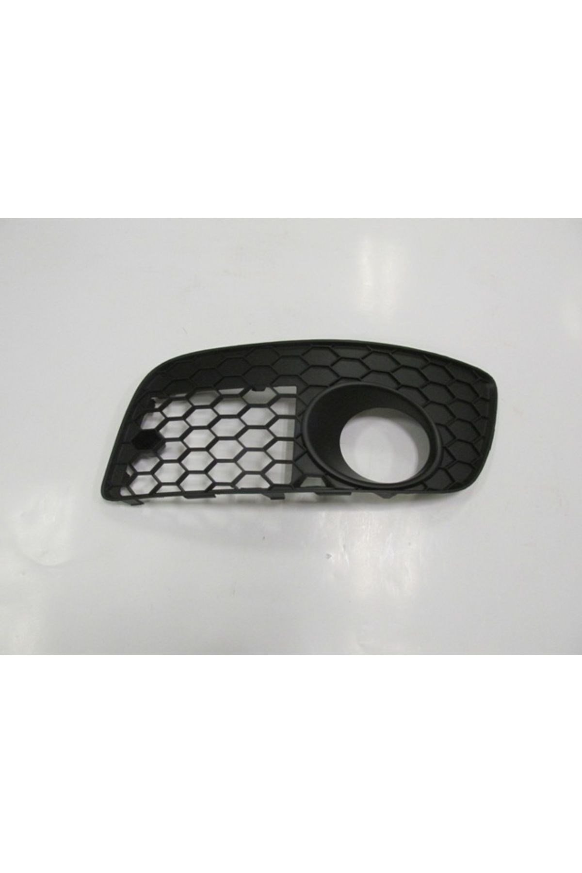 Volkswagen Golf 5 Sis Lamba Kapağı Sol Siyah Sis Delikligtiızgaralı Açık Tip 04 09