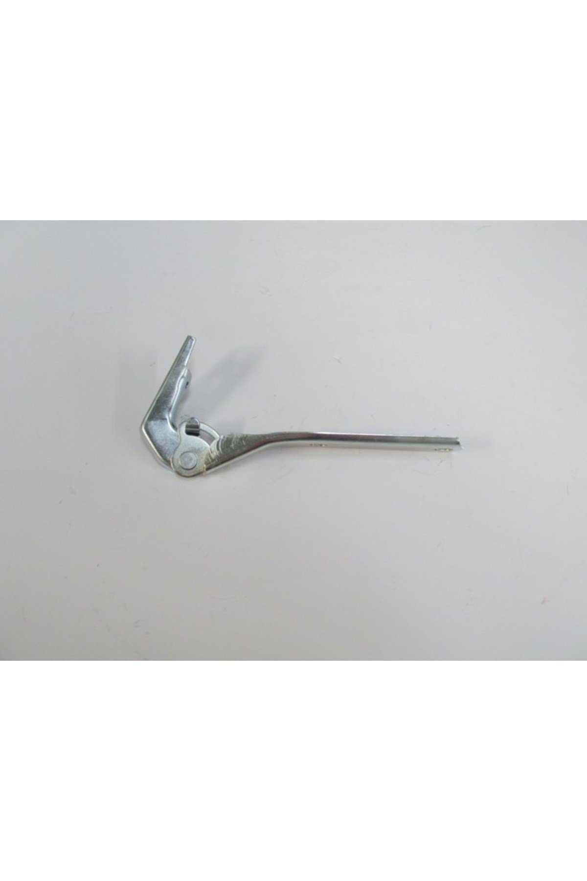 Volkswagen Passat- B5- 01/05; Kaput Menteşesi Sağ (TYG) 3b0823302