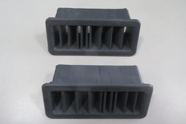 Volkswagen Transporter T4 02/03 Ön Göğüs Cam Havalandırma Izgarası Sağ/sol Set (2 Parça)