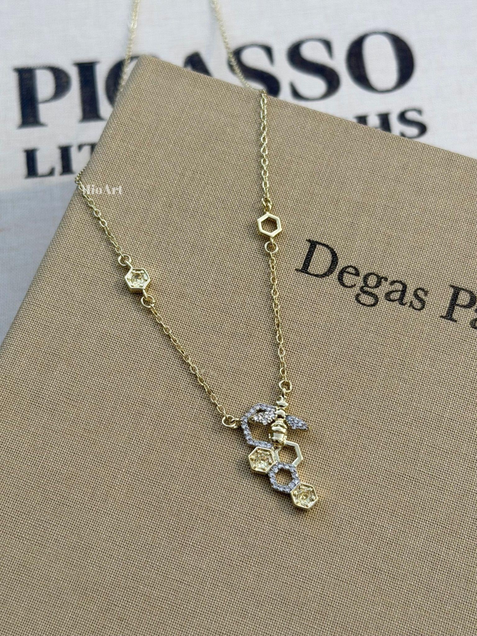 Arı Taşlı Gold Kolye