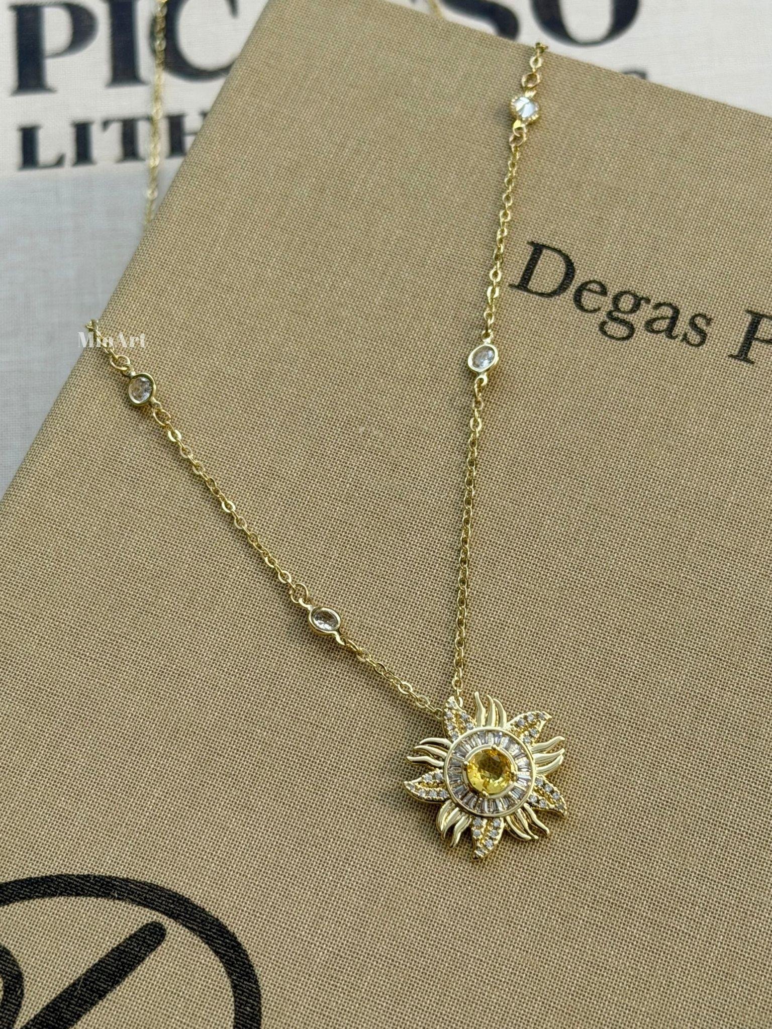 Güneş Taşlı Gold Kolye