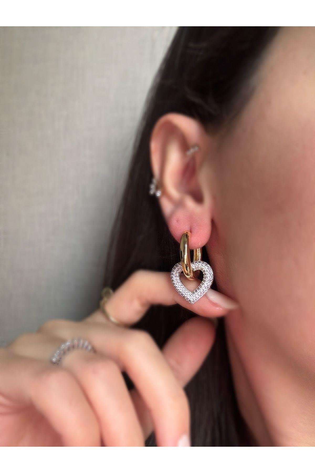 Kadın Taşlı Gold Küpe
