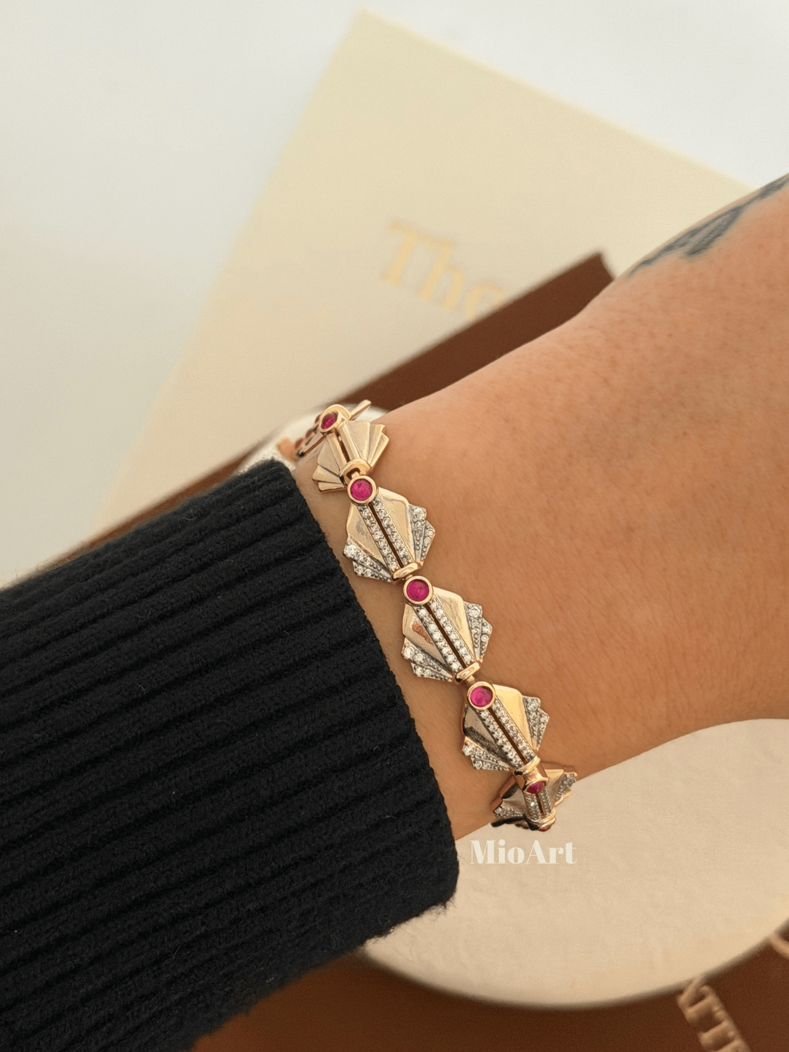 Ruby Taşlı Gold Bileklik