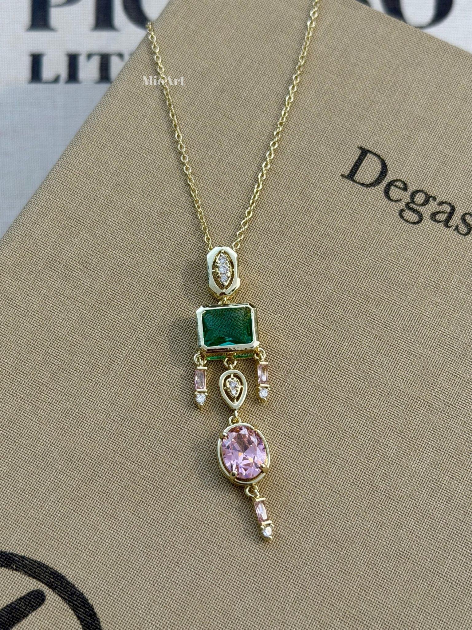 Yeşil Pembe Taşlı Gold Kolye