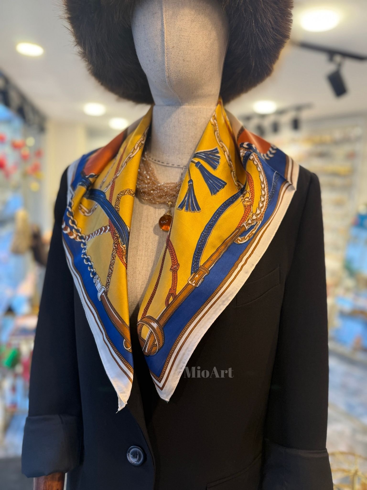 Zincir ve Püskül Desenli İthal Çift Taraflı Bandana Fular 